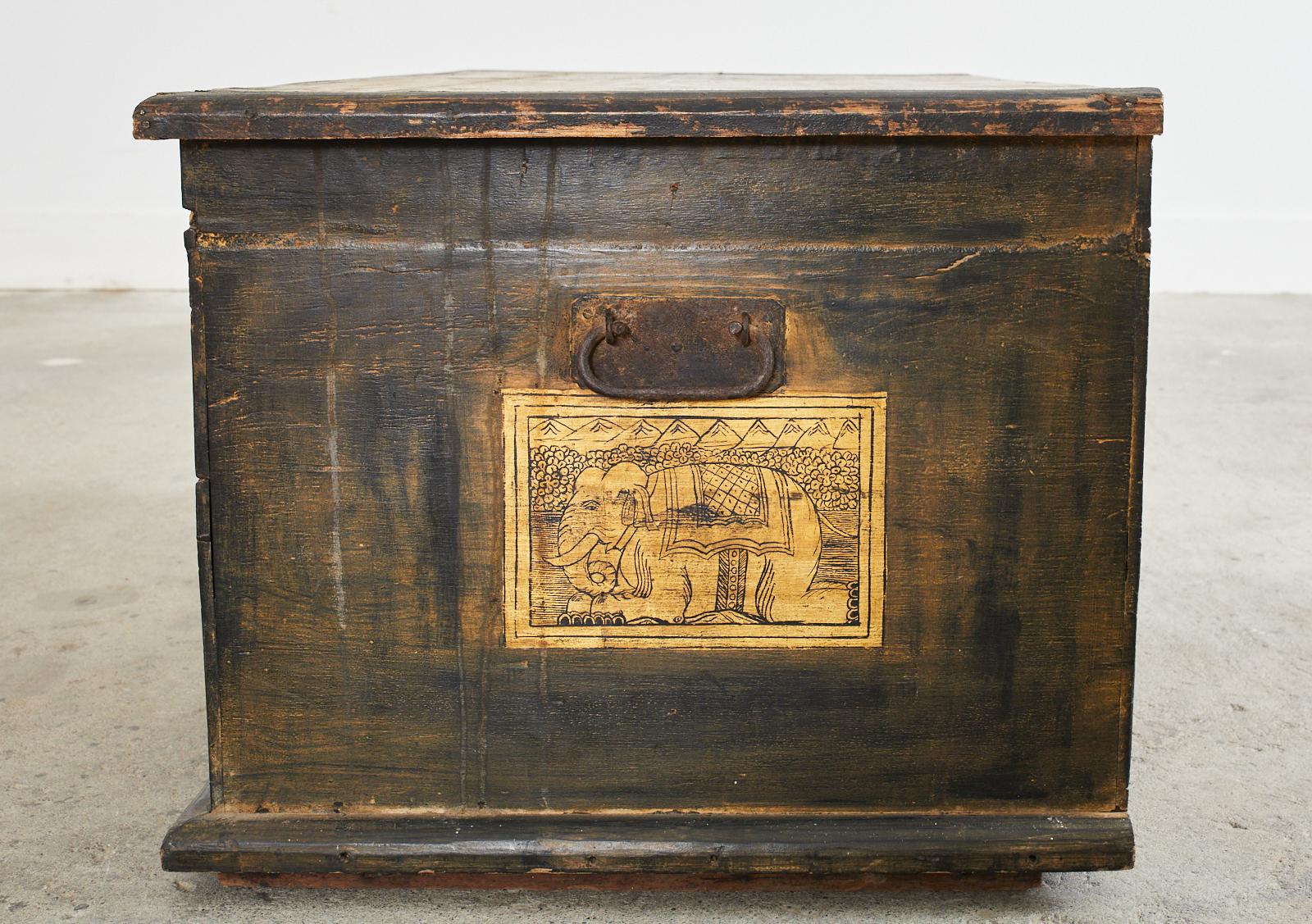 19th Century Burmese Gilded Chest or Trunk Table For Sale 9