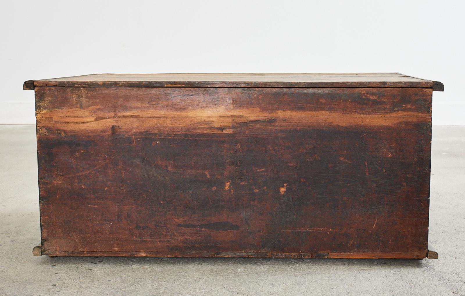 19th Century Burmese Gilded Chest or Trunk Table For Sale 12