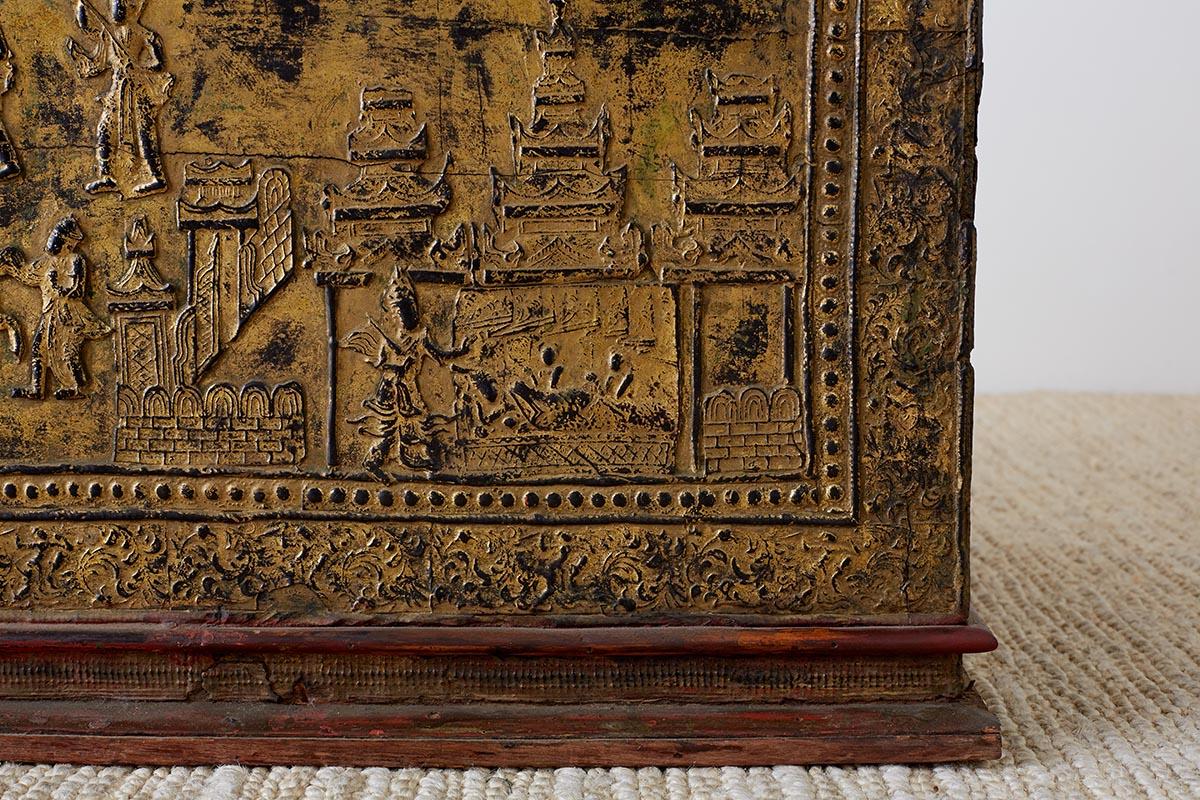 19th Century Burmese Gilded Chest or Trunk Table In Distressed Condition In Rio Vista, CA
