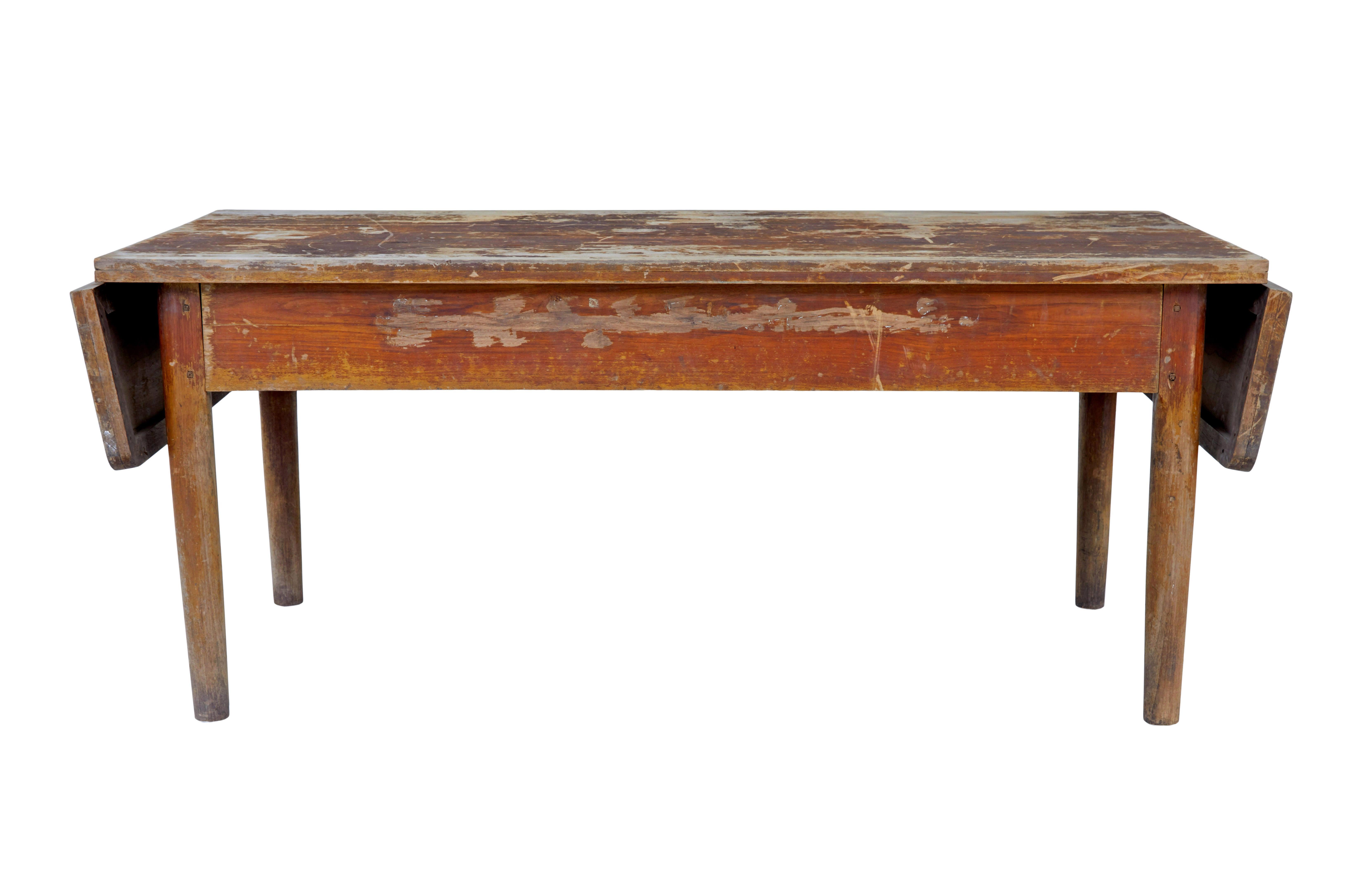Table de village birmane en teck peinte à la main du 19e siècle Bon état - En vente à Debenham, Suffolk