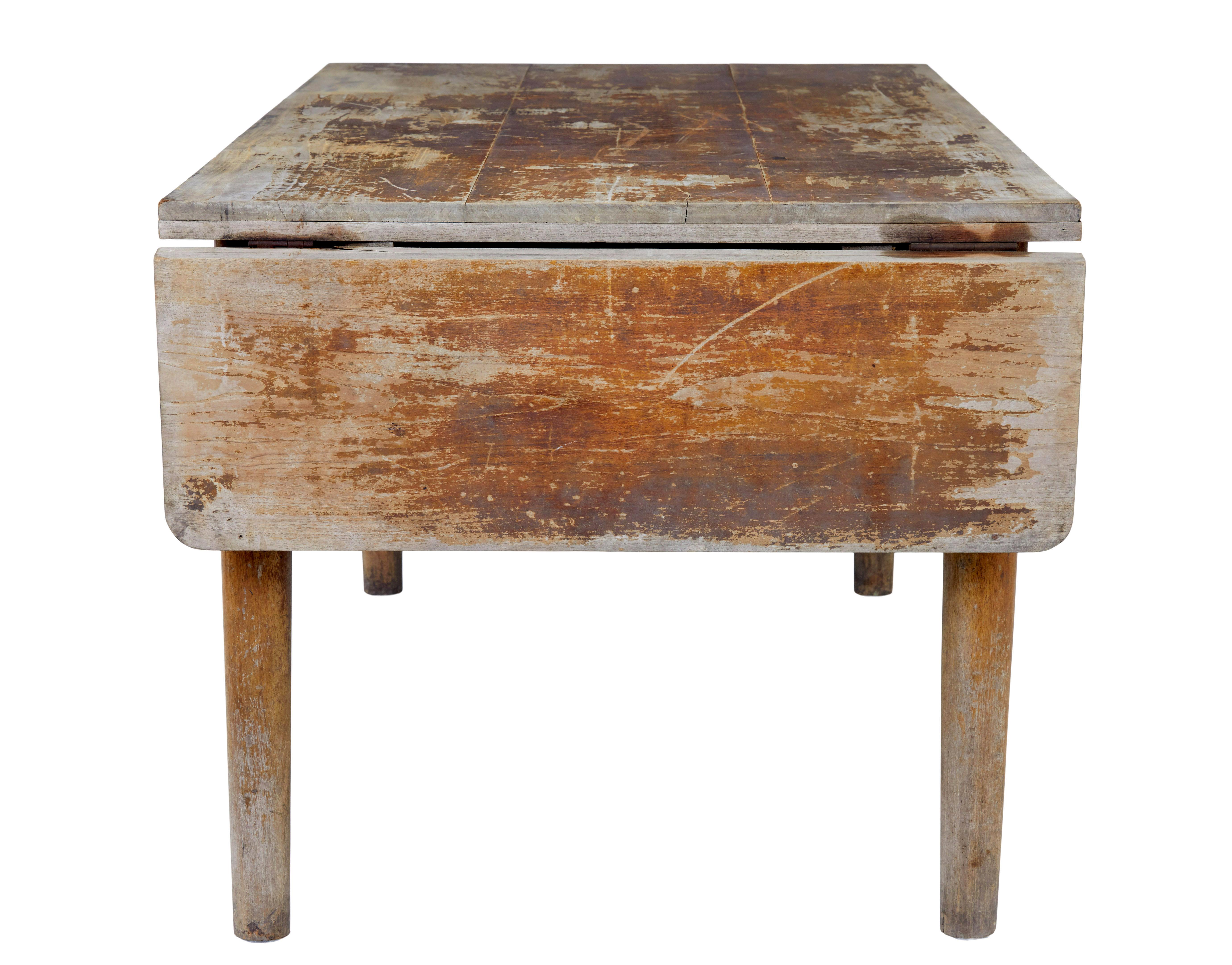Mesa de aldea birmana de teca pintada del siglo XIX Birmano