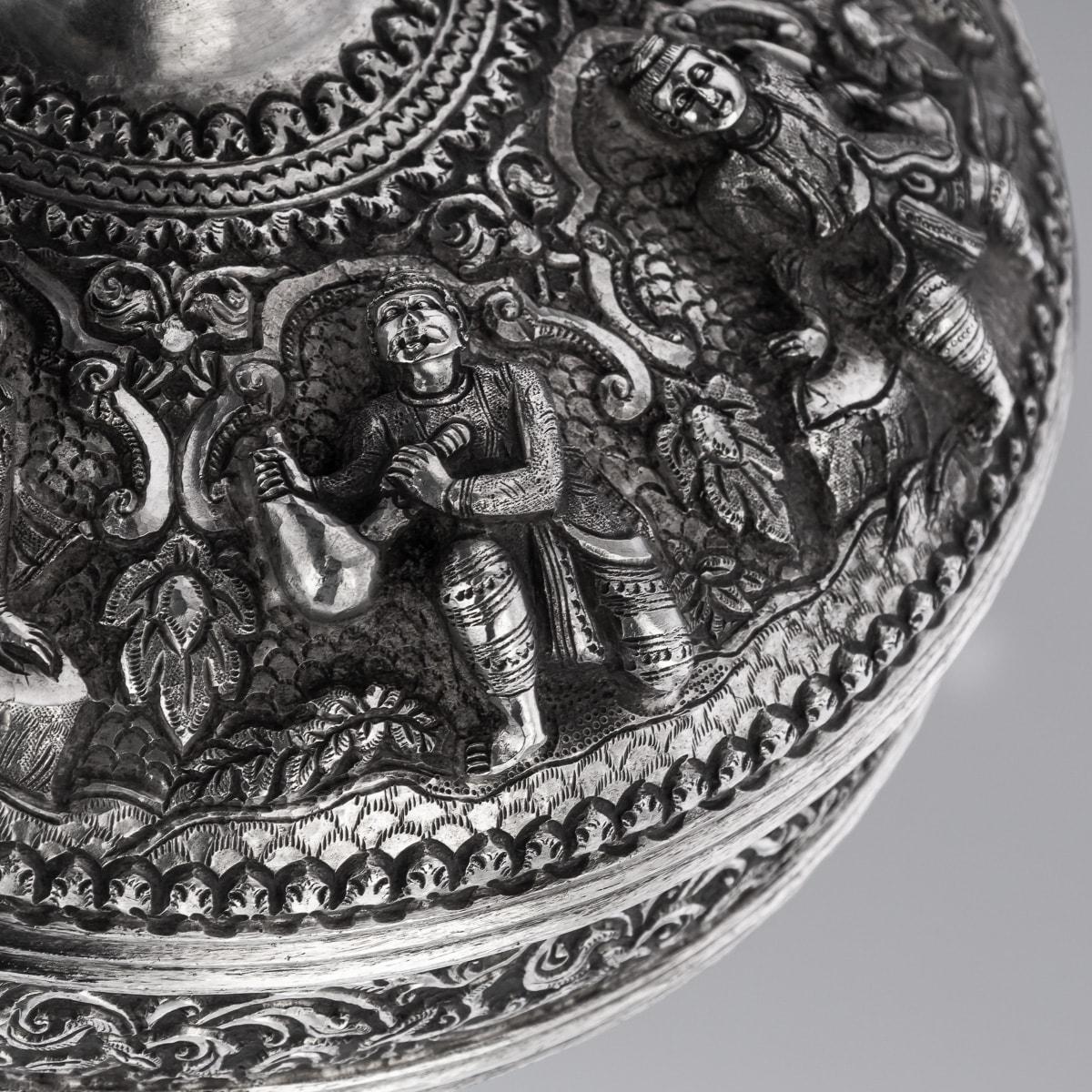 19th Century Burmese Solid Silver Betel Box On Stand, Rangoon, c.1890 For Sale 9