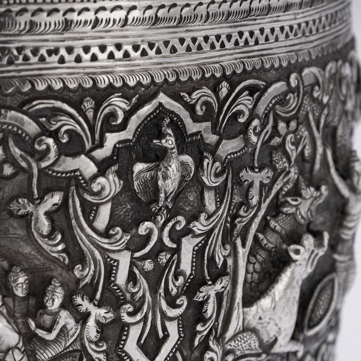 Birmesische Beteldose aus massivem Silber des 19. Jahrhunderts auf Stand, Rangun, um 1890 im Angebot 13