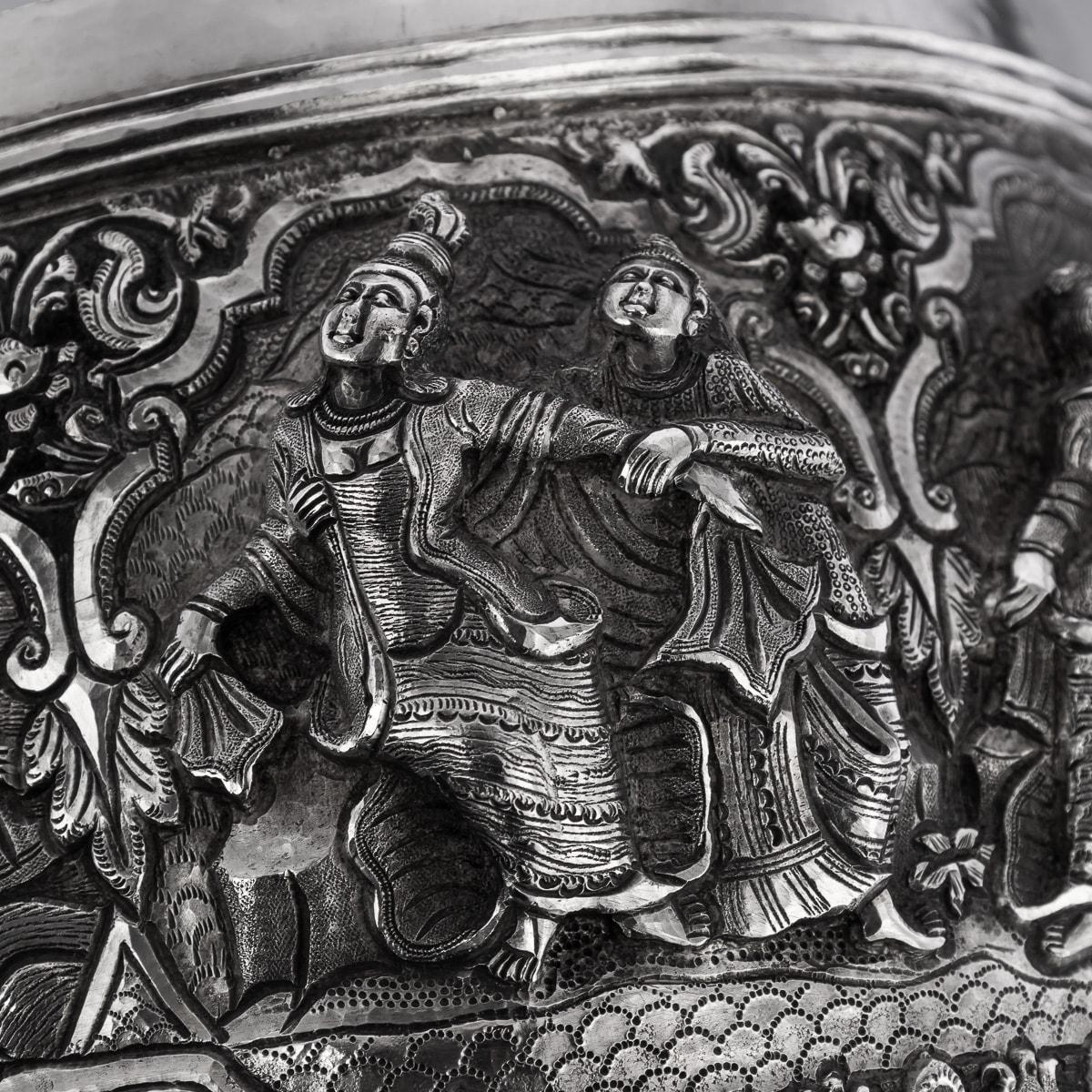 19th Century Burmese Solid Silver Betel Box On Stand, Rangoon, c.1890 For Sale 14