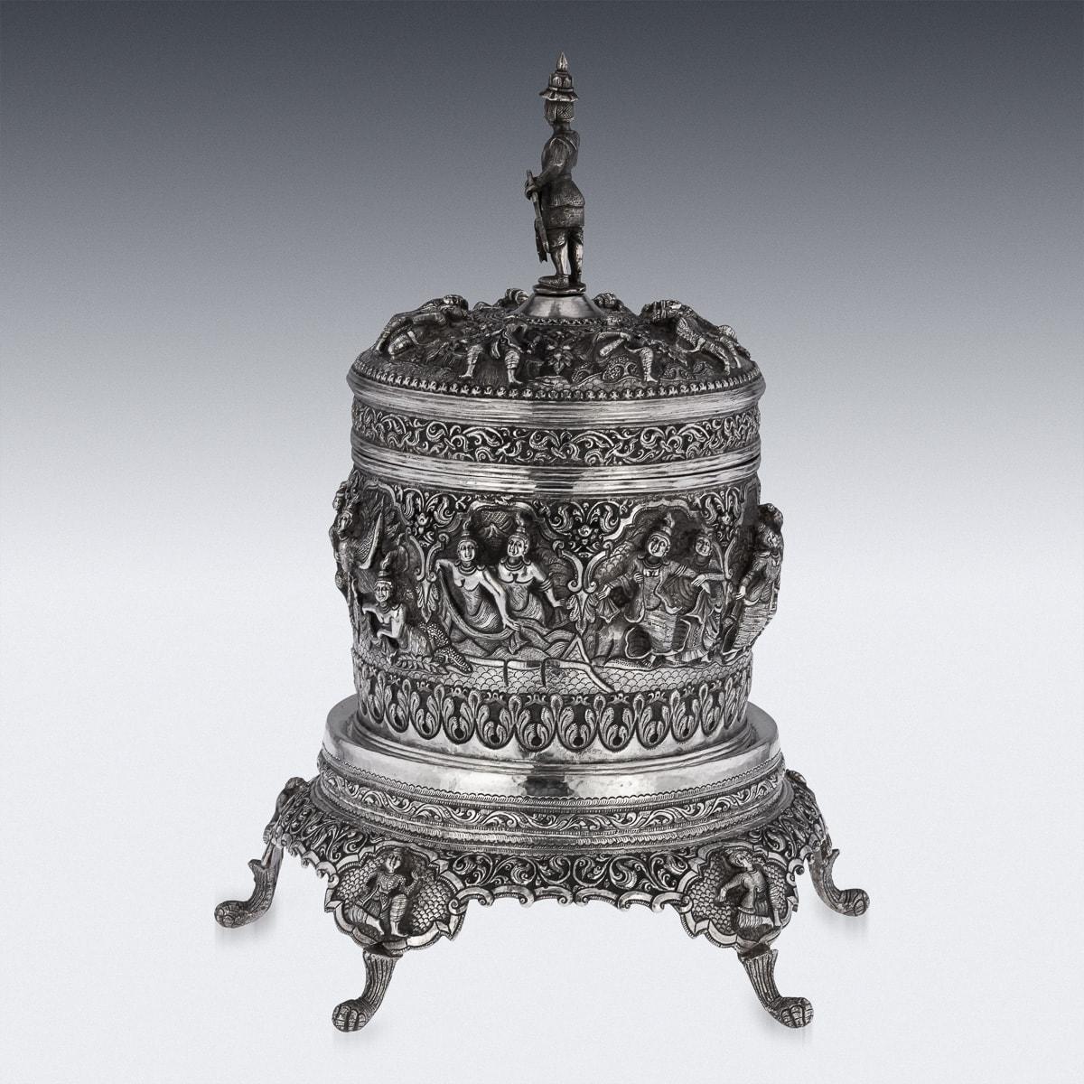 19th Century Burmese Solid Silver Betel Box On Stand, Rangoon, c.1890 In Good Condition For Sale In Royal Tunbridge Wells, Kent