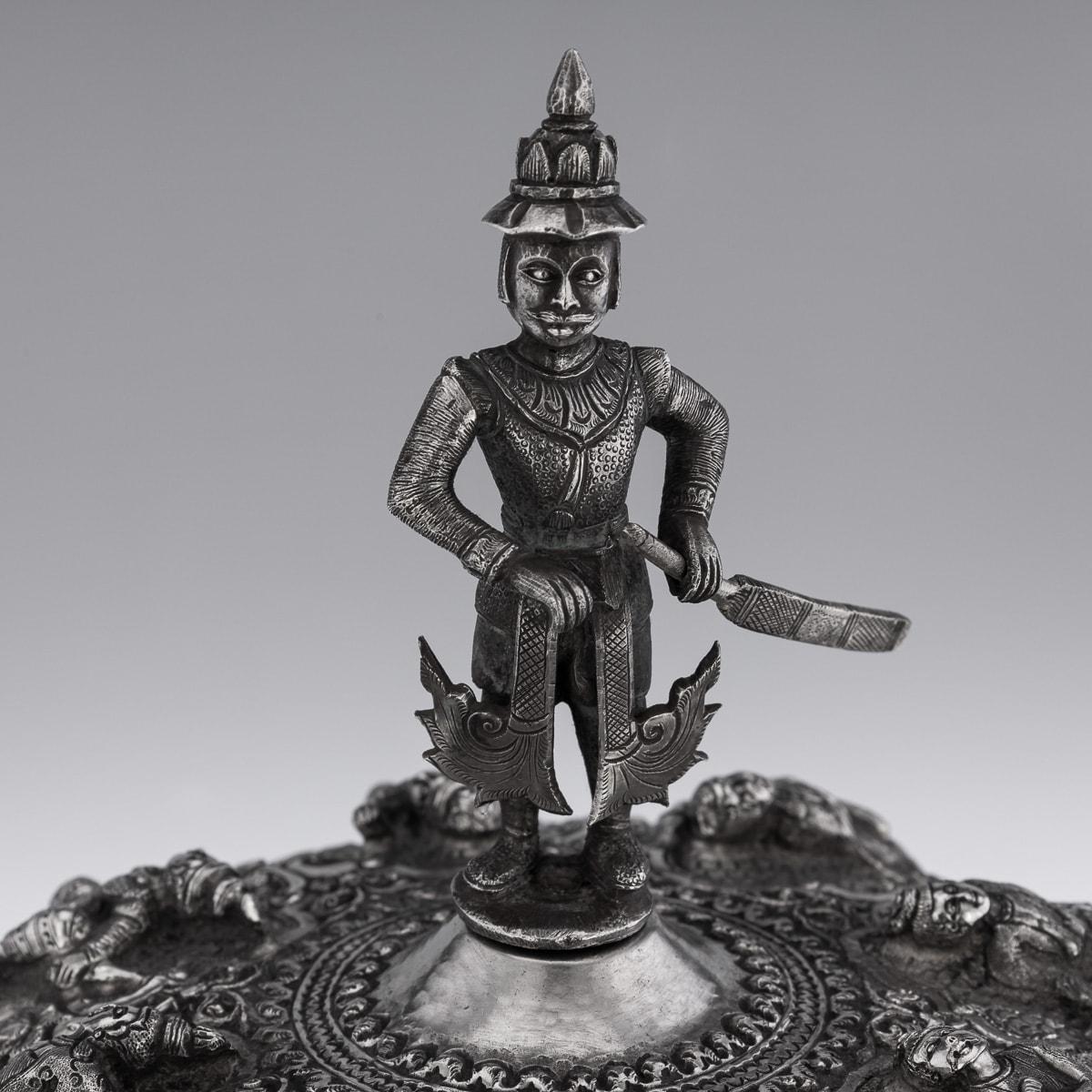 19th Century Burmese Solid Silver Betel Box On Stand, Rangoon, c.1890 For Sale 3