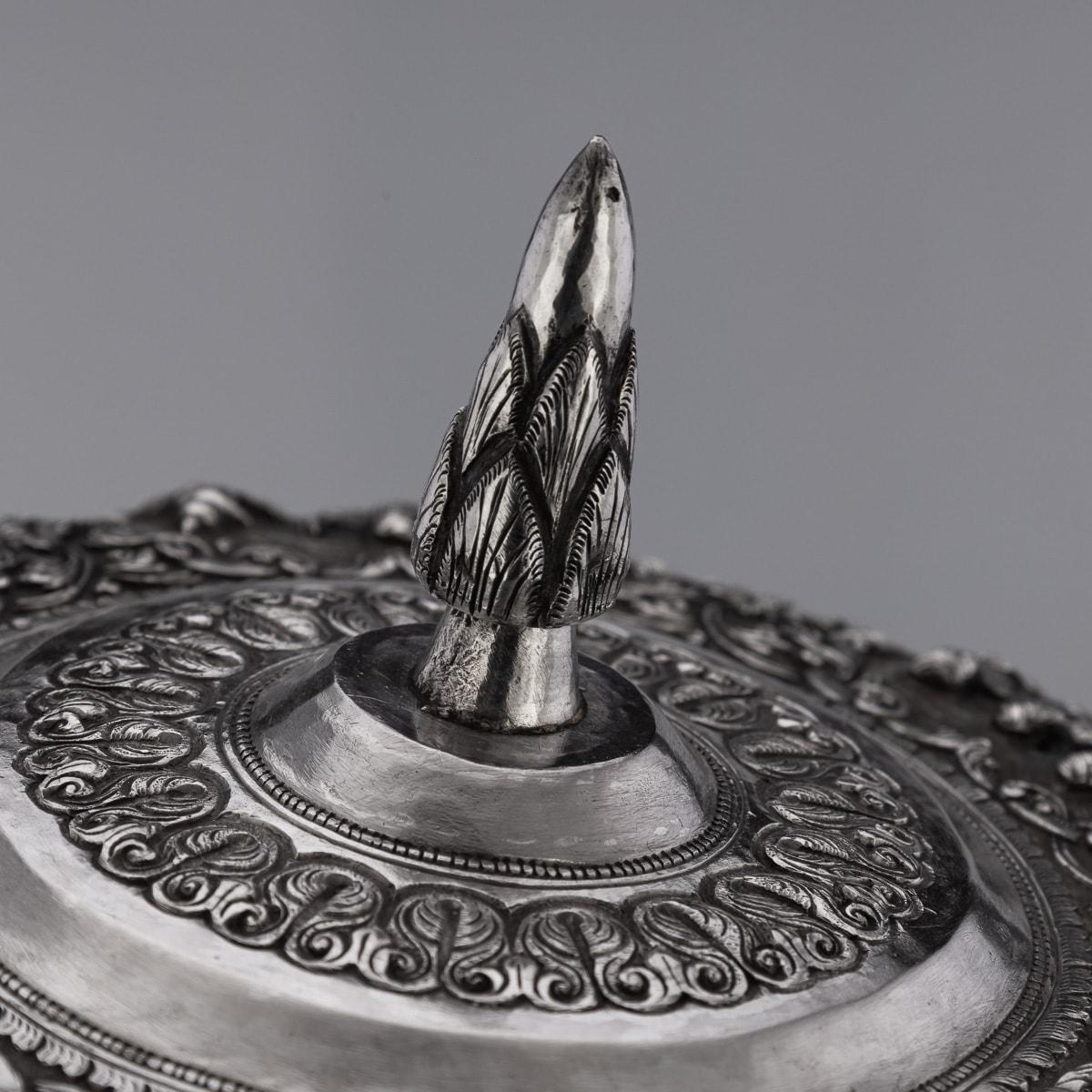 19th Century Burmese Solid Silver Betel Box On Stand, Rangoon, c.1890 For Sale 4