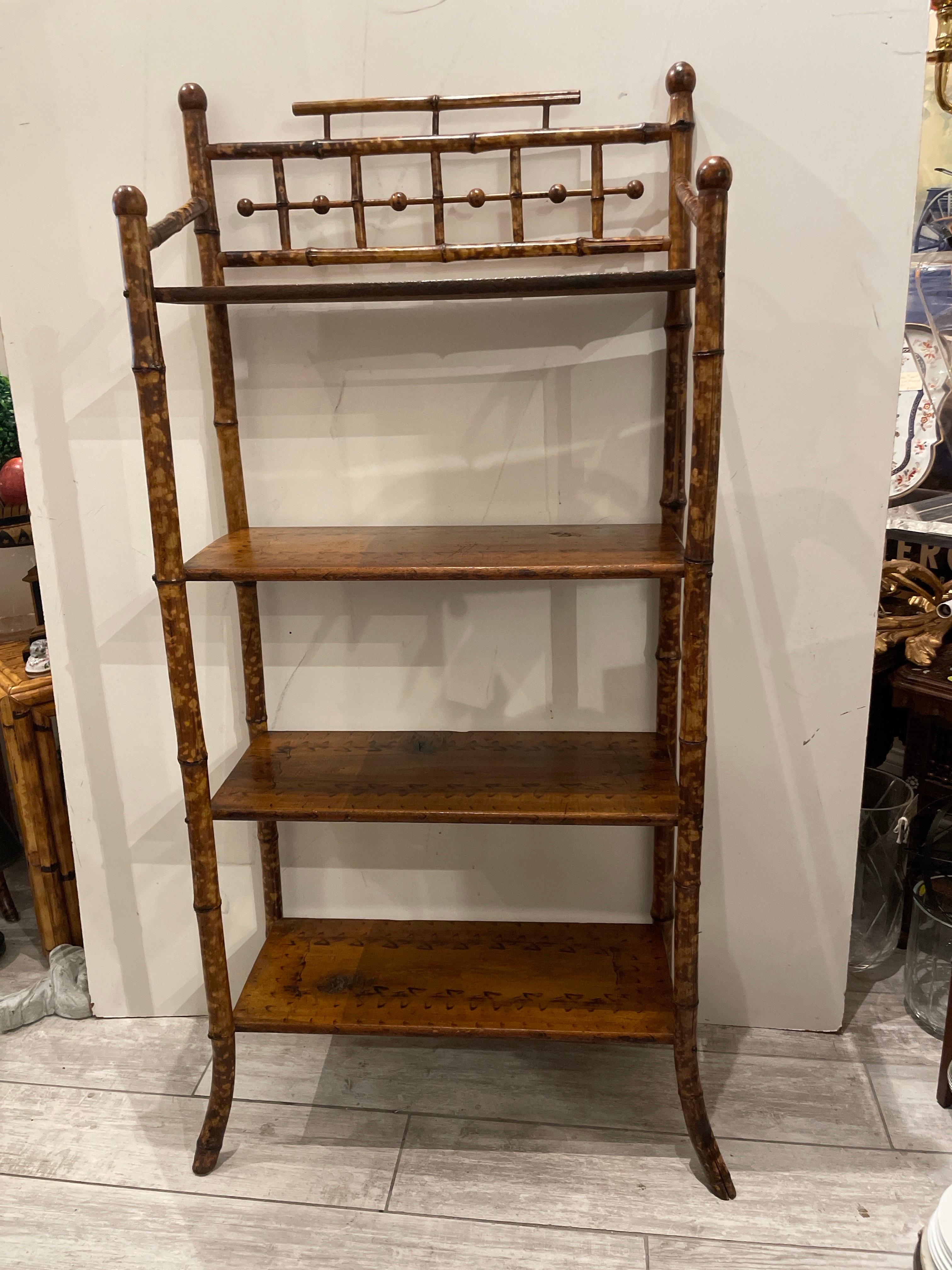 Etagere in bambù bruciato del XIX secolo in vendita
