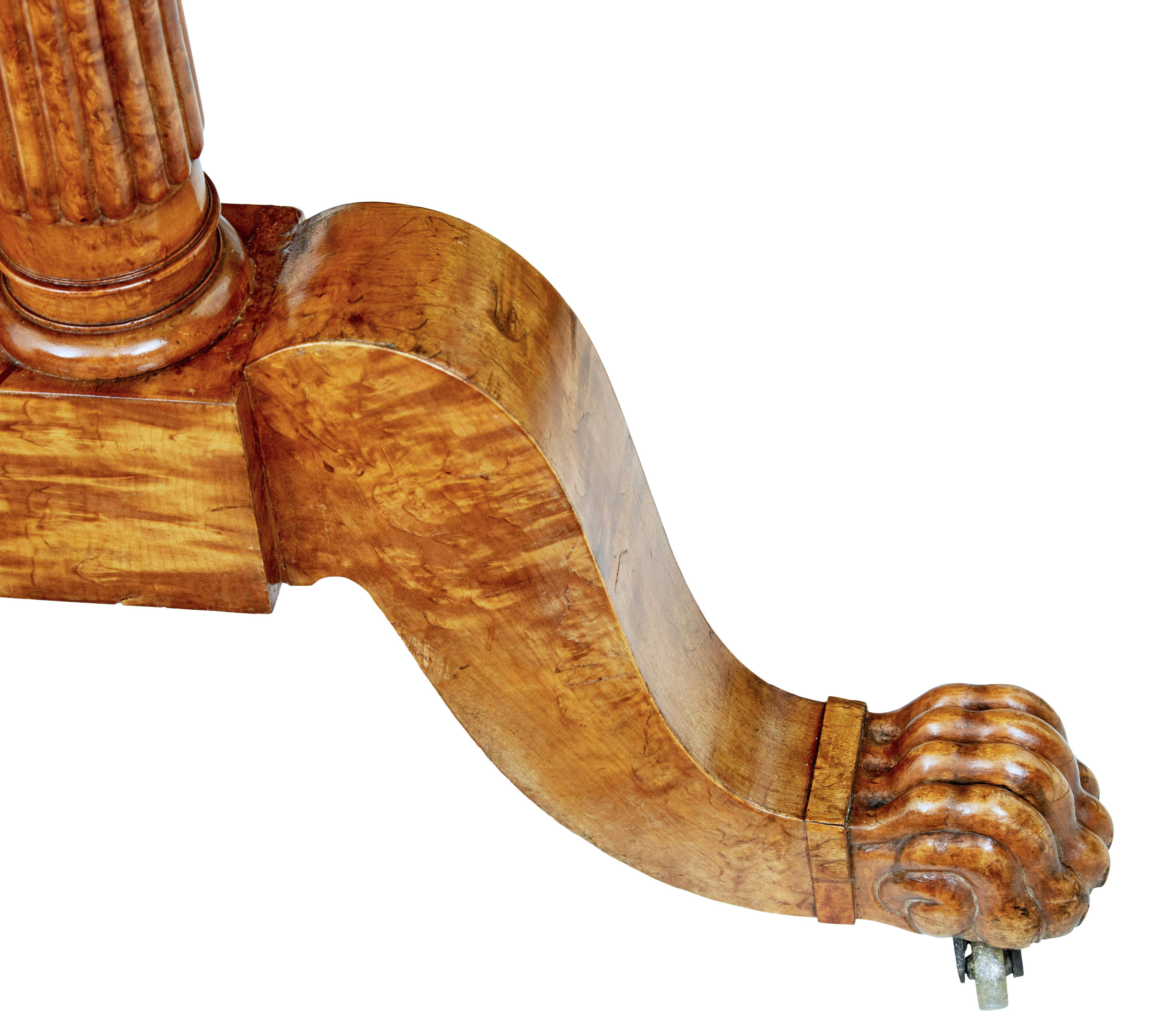 Mesa de sofá biedermeier de abedul rebabas del siglo XIX en venta 3