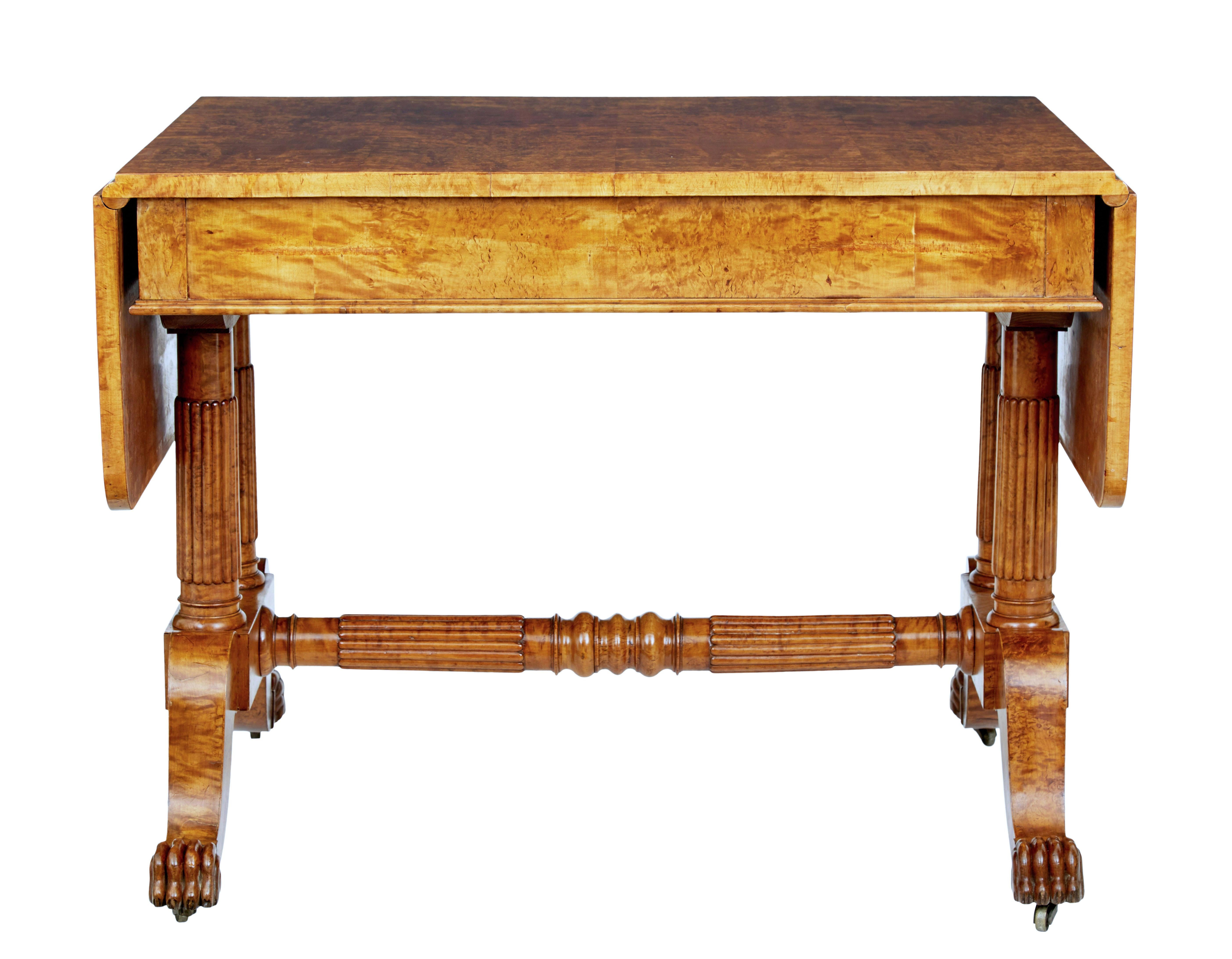 Mesa de sofá Biedermeier de abedul del siglo XIX Abedul en venta