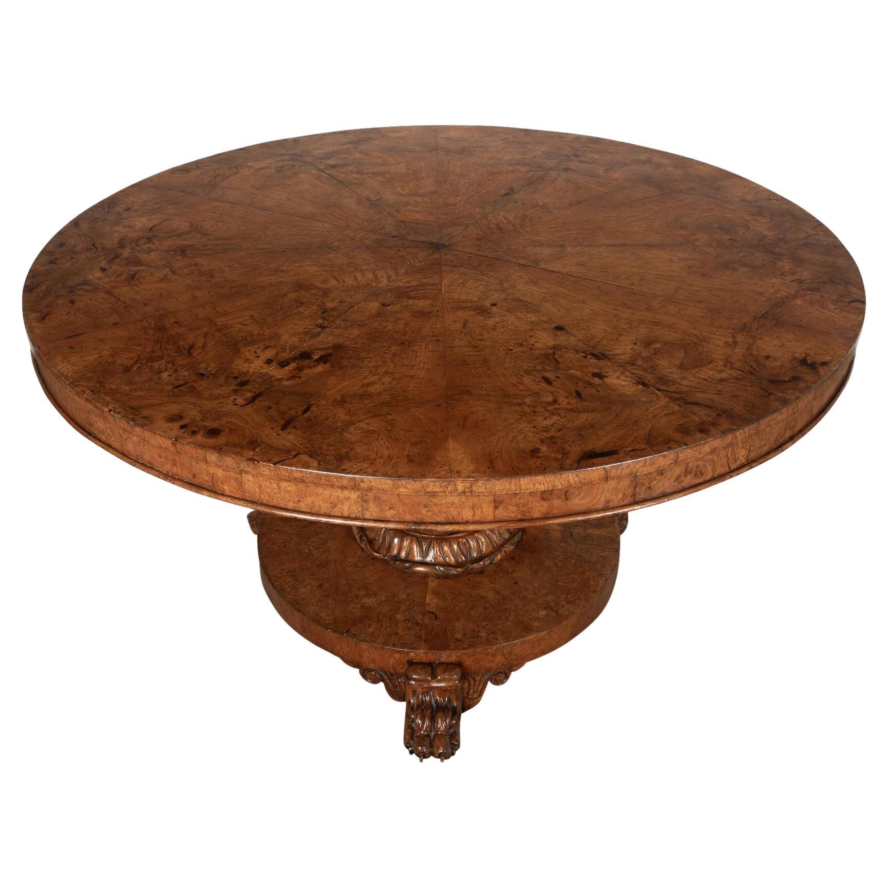 Table centrale en ronce de chêne du XIXe siècle
