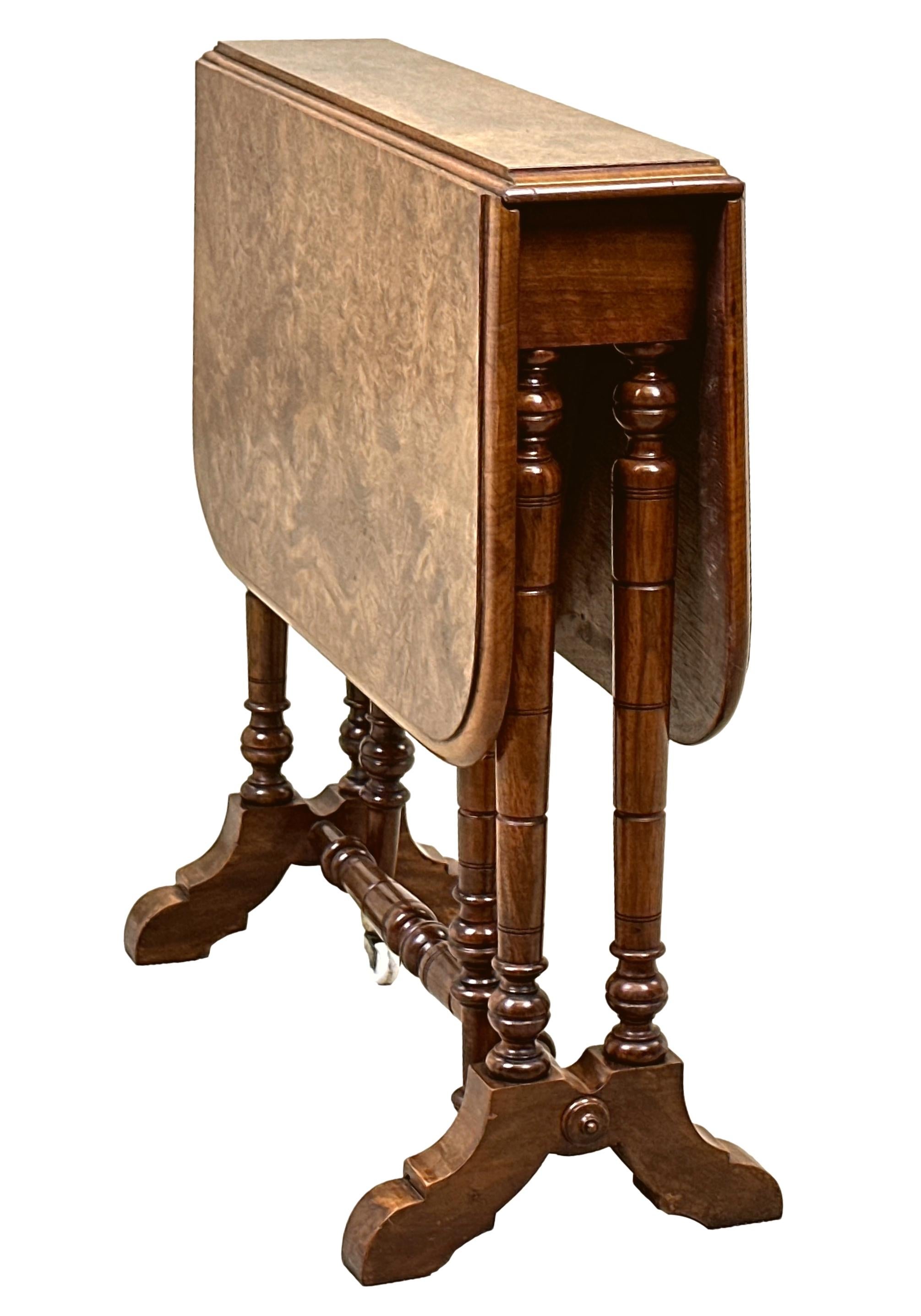 Baby-Sutherland-Tisch aus Wurzelnussholz aus dem 19. im Angebot 6