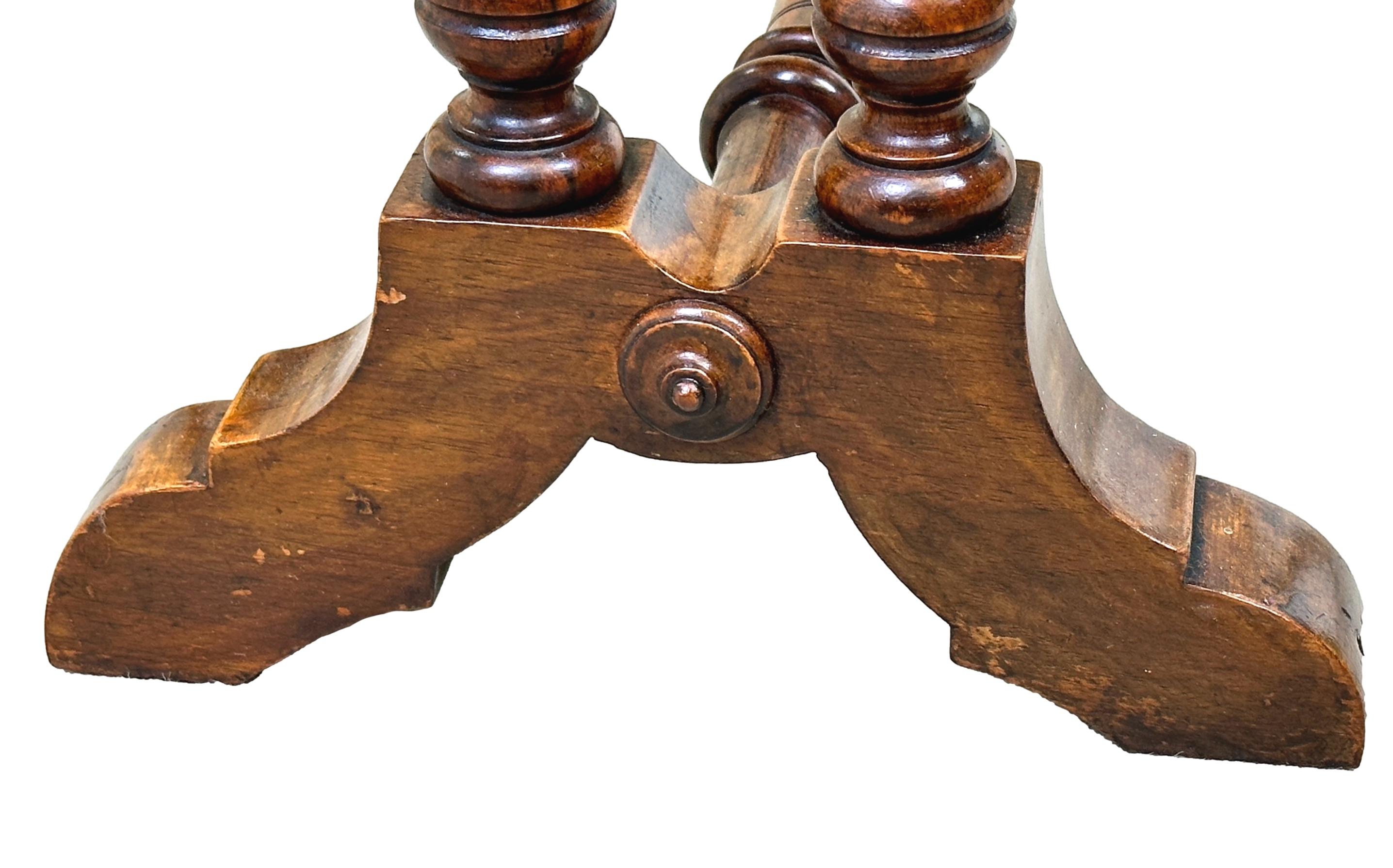 Baby-Sutherland-Tisch aus Wurzelnussholz aus dem 19. (Viktorianisch) im Angebot