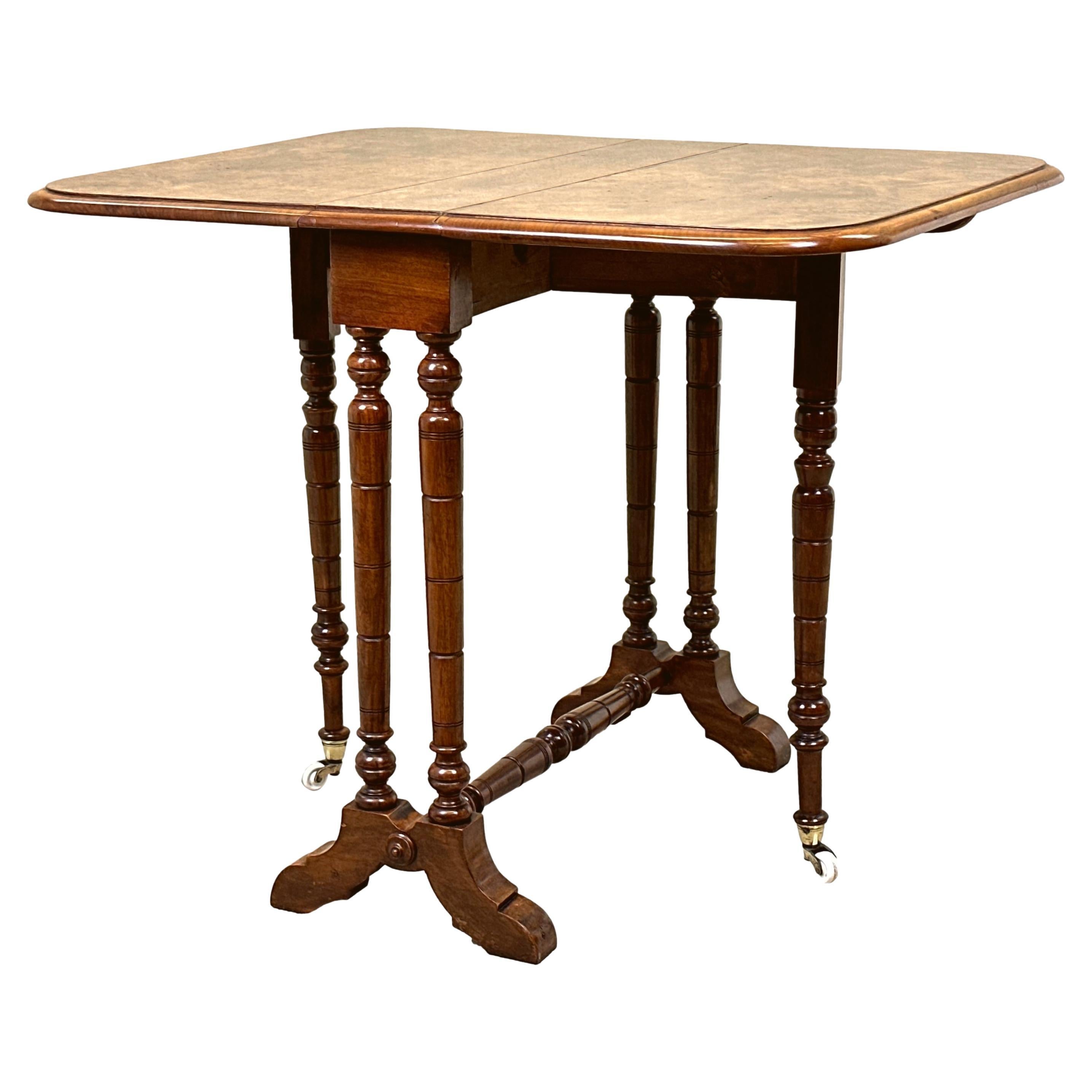 Table Sutherland du 19e siècle en ronce de noyer en vente