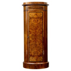 Credenza a piedistallo in noce con intarsio del XIX secolo