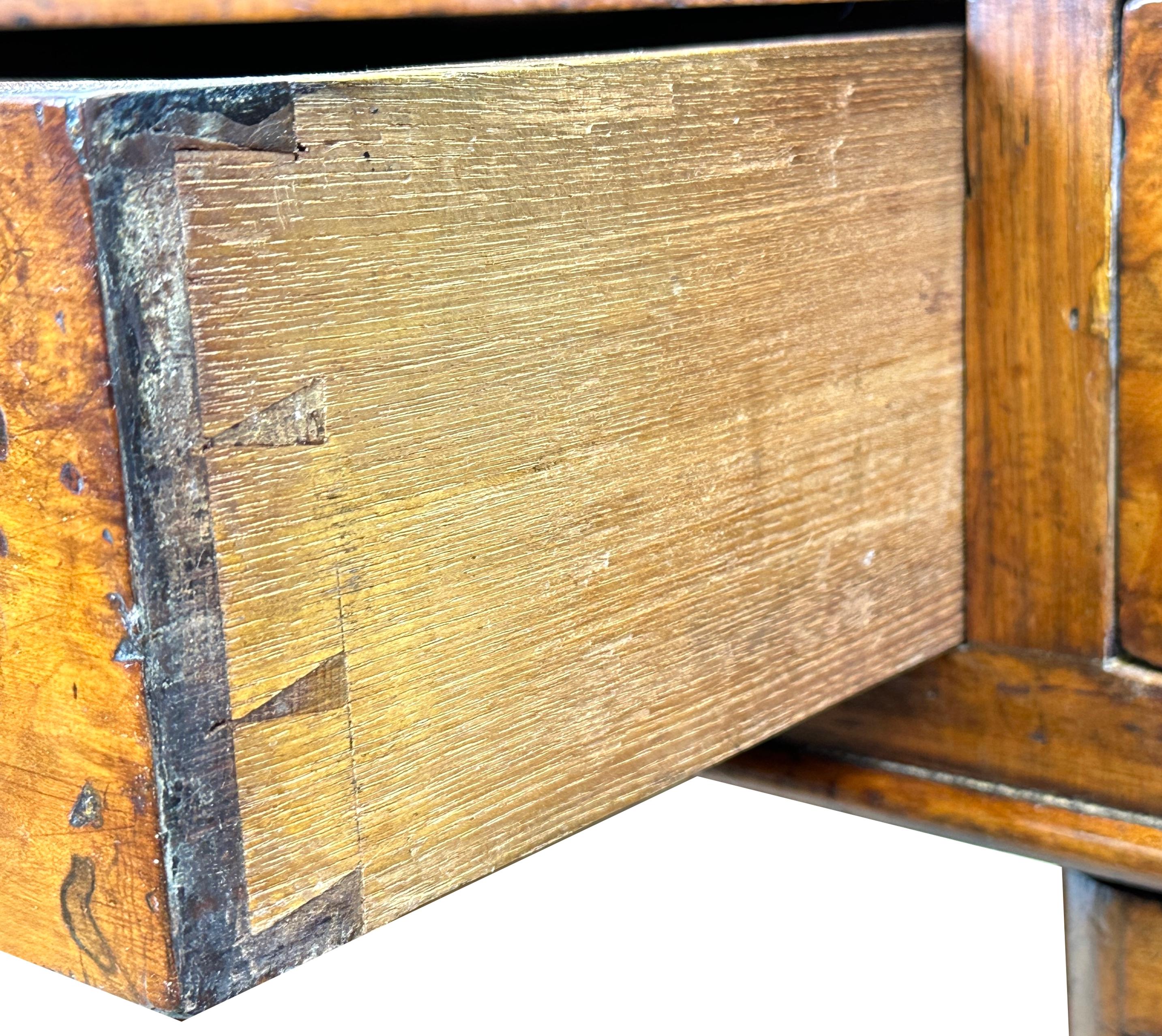 19th Century Burr Walnut Pedestal Desk In Good Condition In Bedfordshire, GB