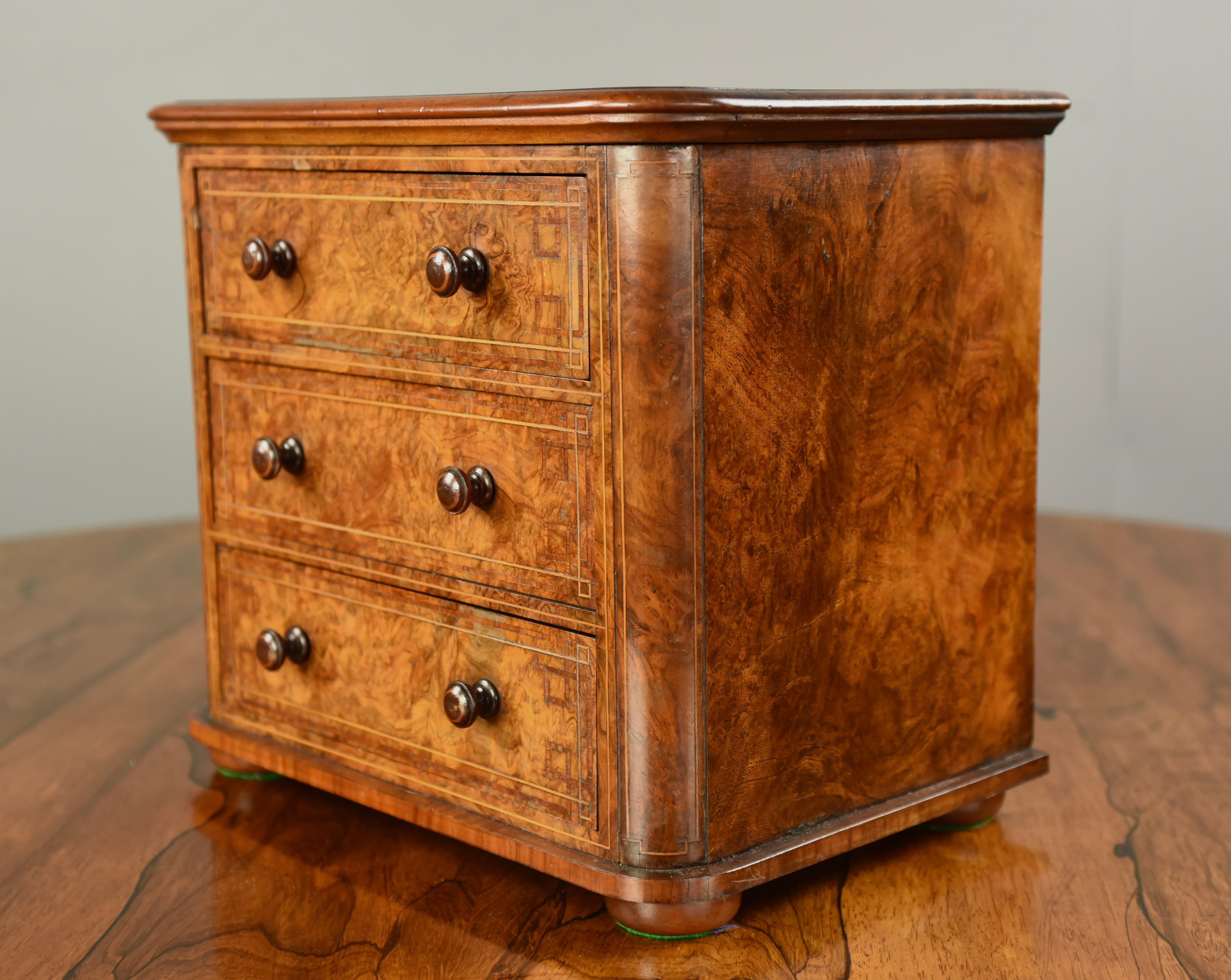 Victorian 19th century burr walnut table top chest of drawers commode 