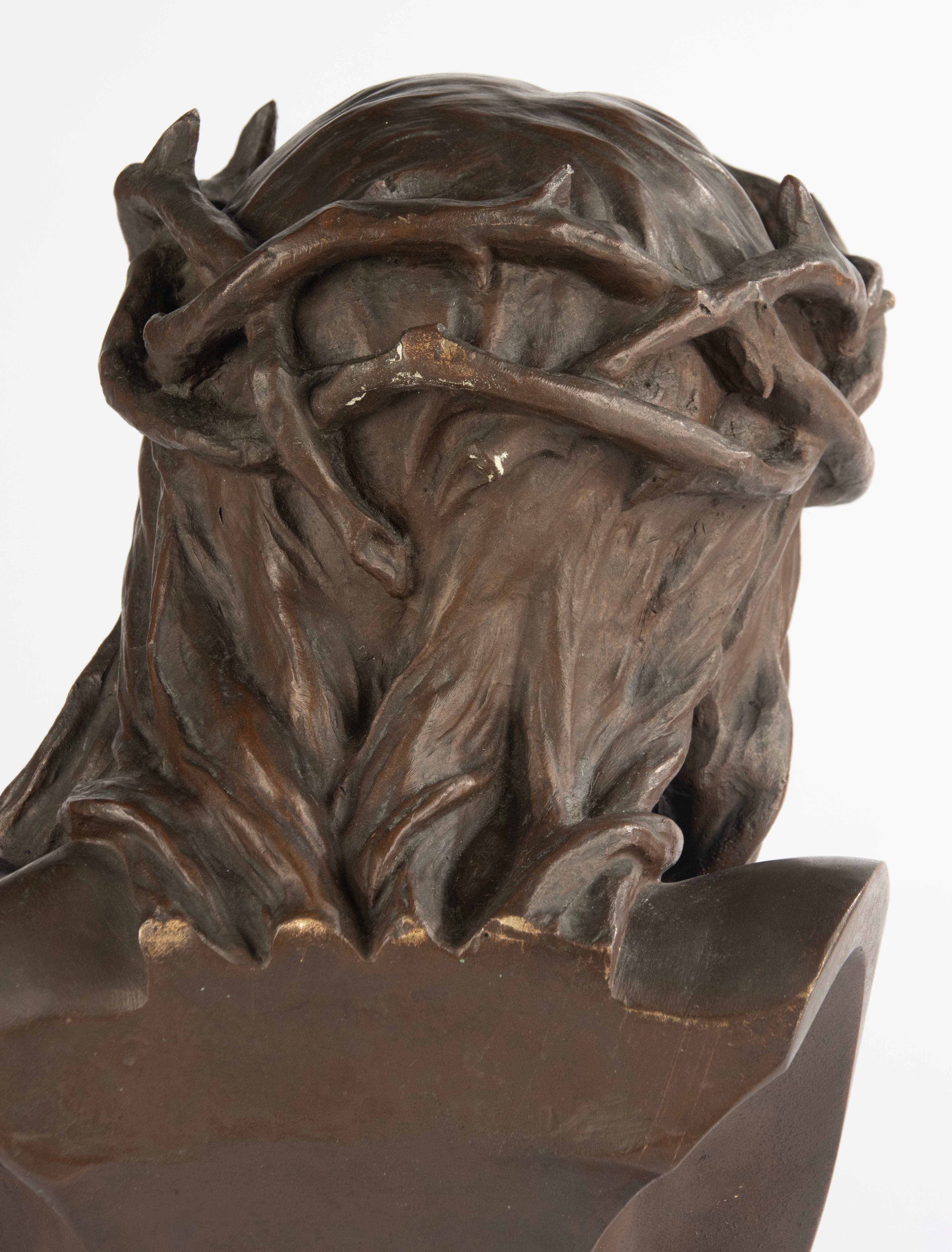 Buste du 19e siècle - Eugène Marioton - Bronze - Christ à la couronne d'épines en vente 4