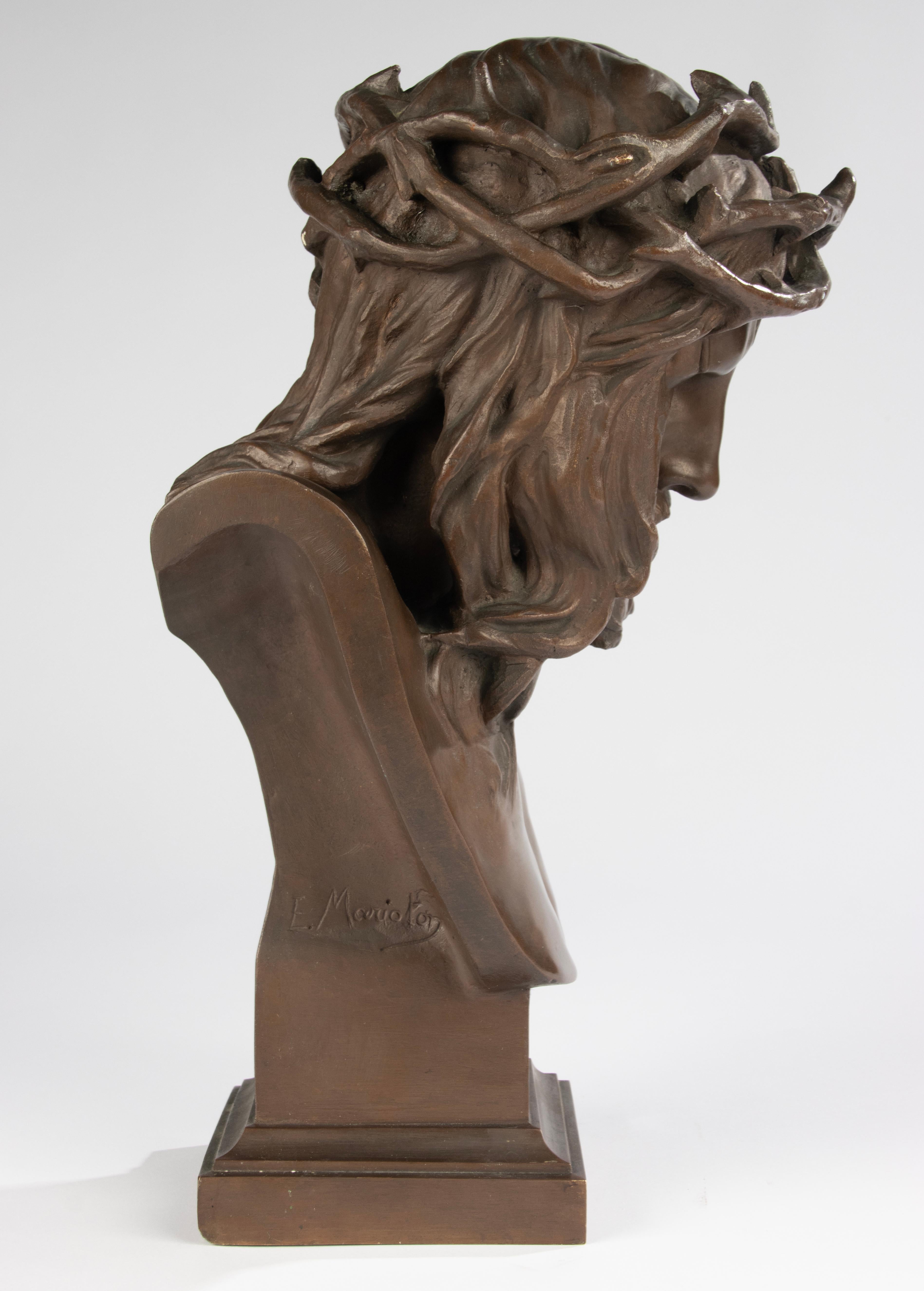 Buste du 19e siècle - Eugène Marioton - Bronze - Christ à la couronne d'épines en vente 8