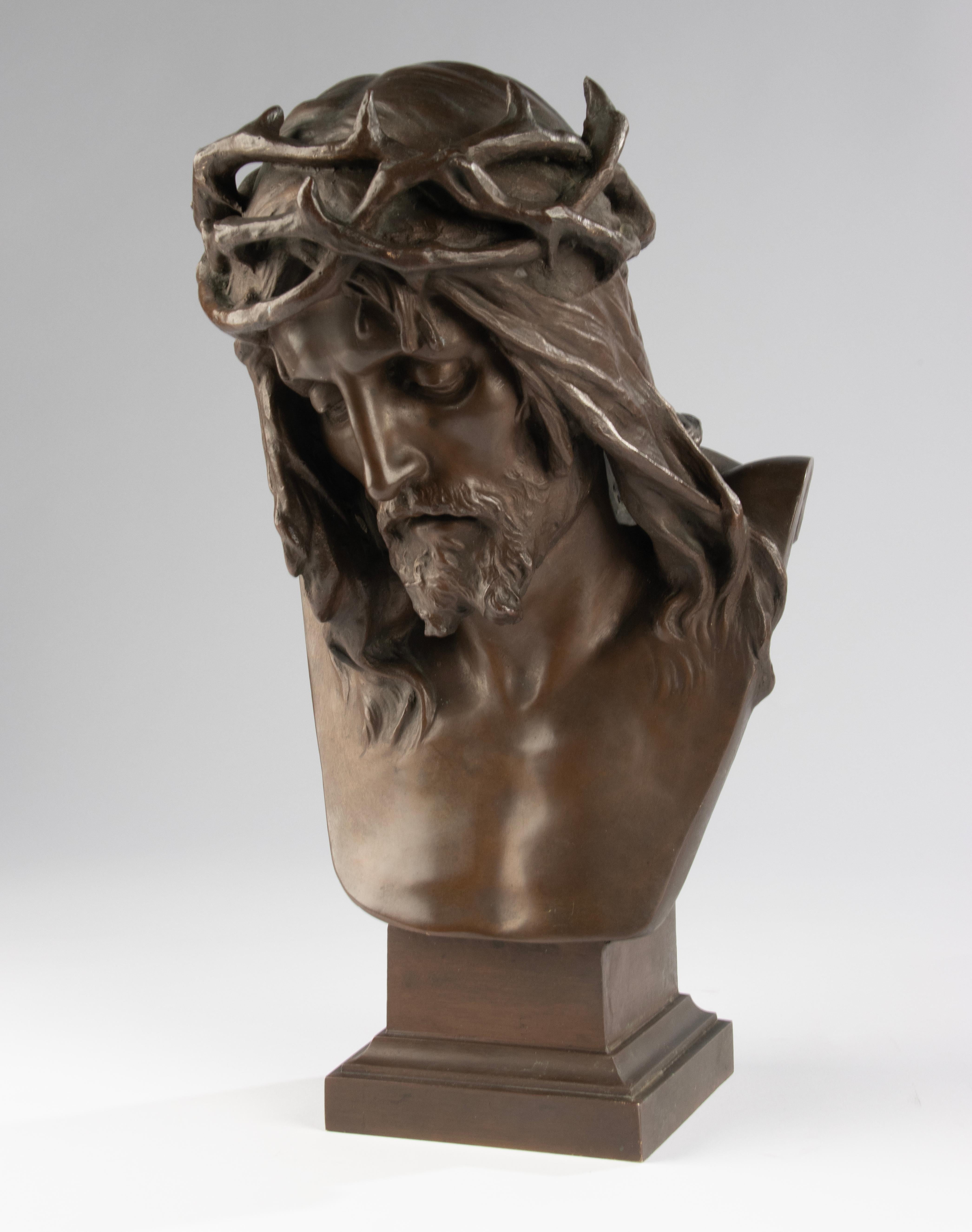Buste du 19e siècle - Eugène Marioton - Bronze - Christ à la couronne d'épines en vente 10