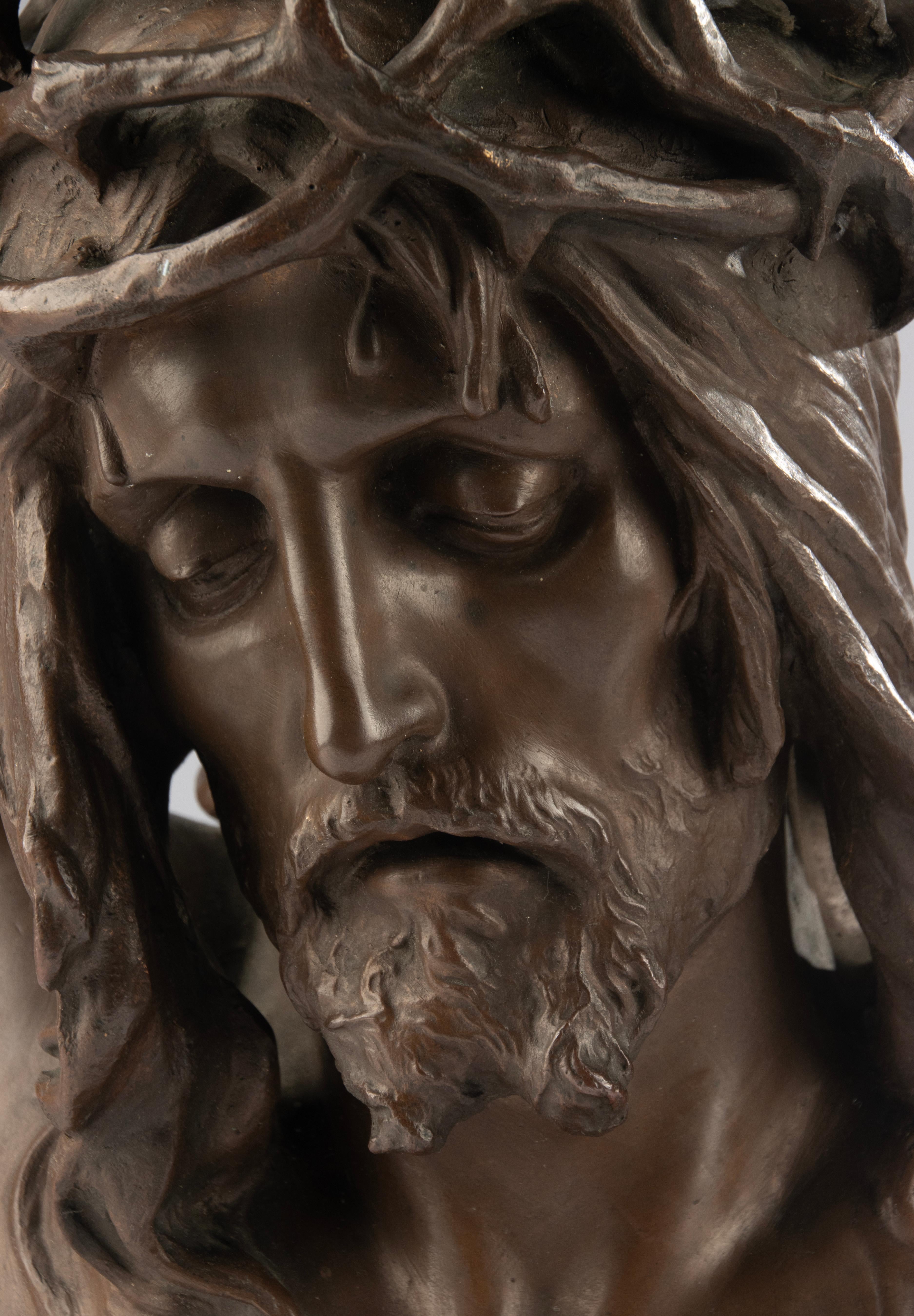 Belle Époque Buste du 19e siècle - Eugène Marioton - Bronze - Christ à la couronne d'épines en vente