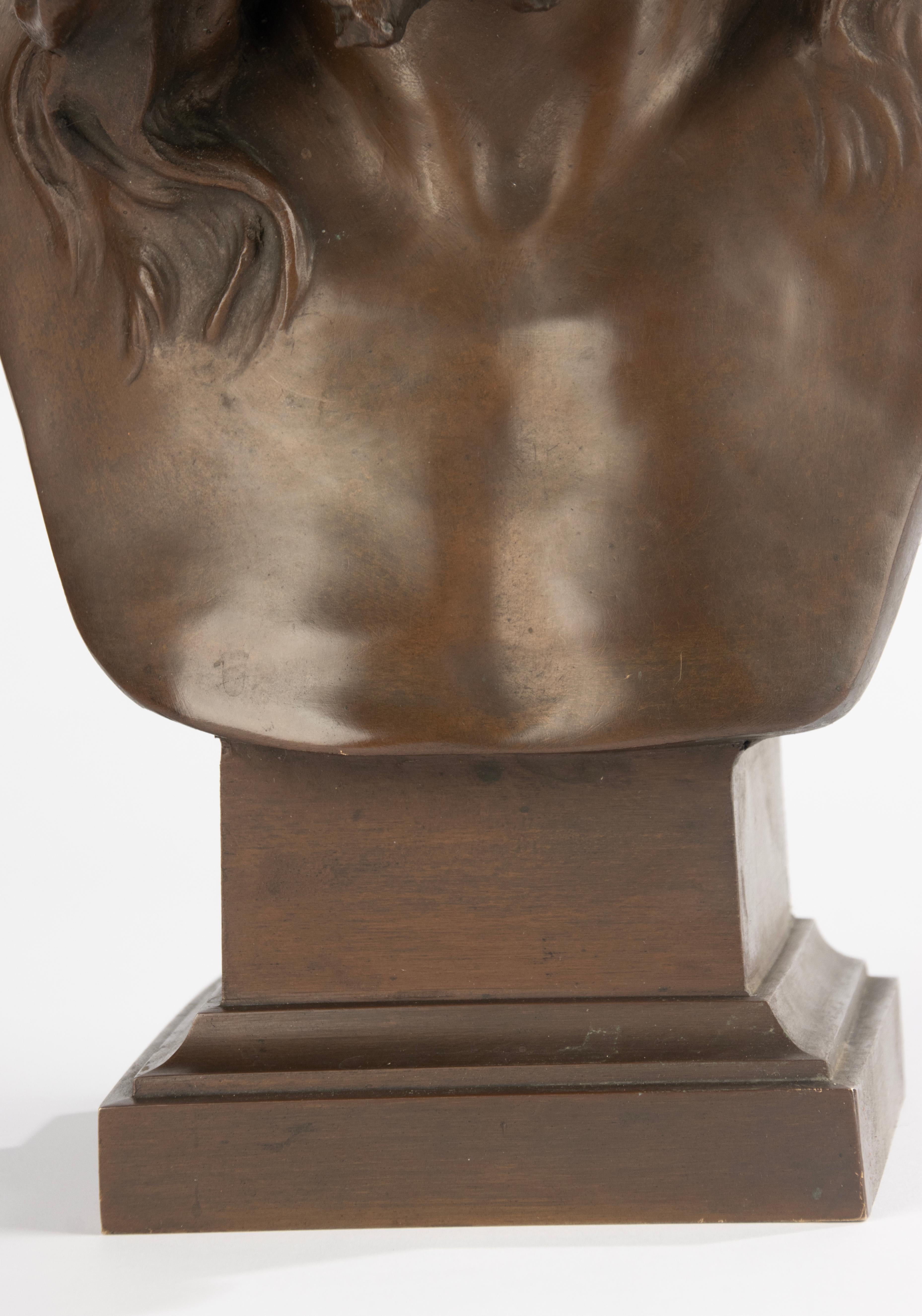 Buste du 19e siècle - Eugène Marioton - Bronze - Christ à la couronne d'épines Bon état - En vente à Casteren, Noord-Brabant