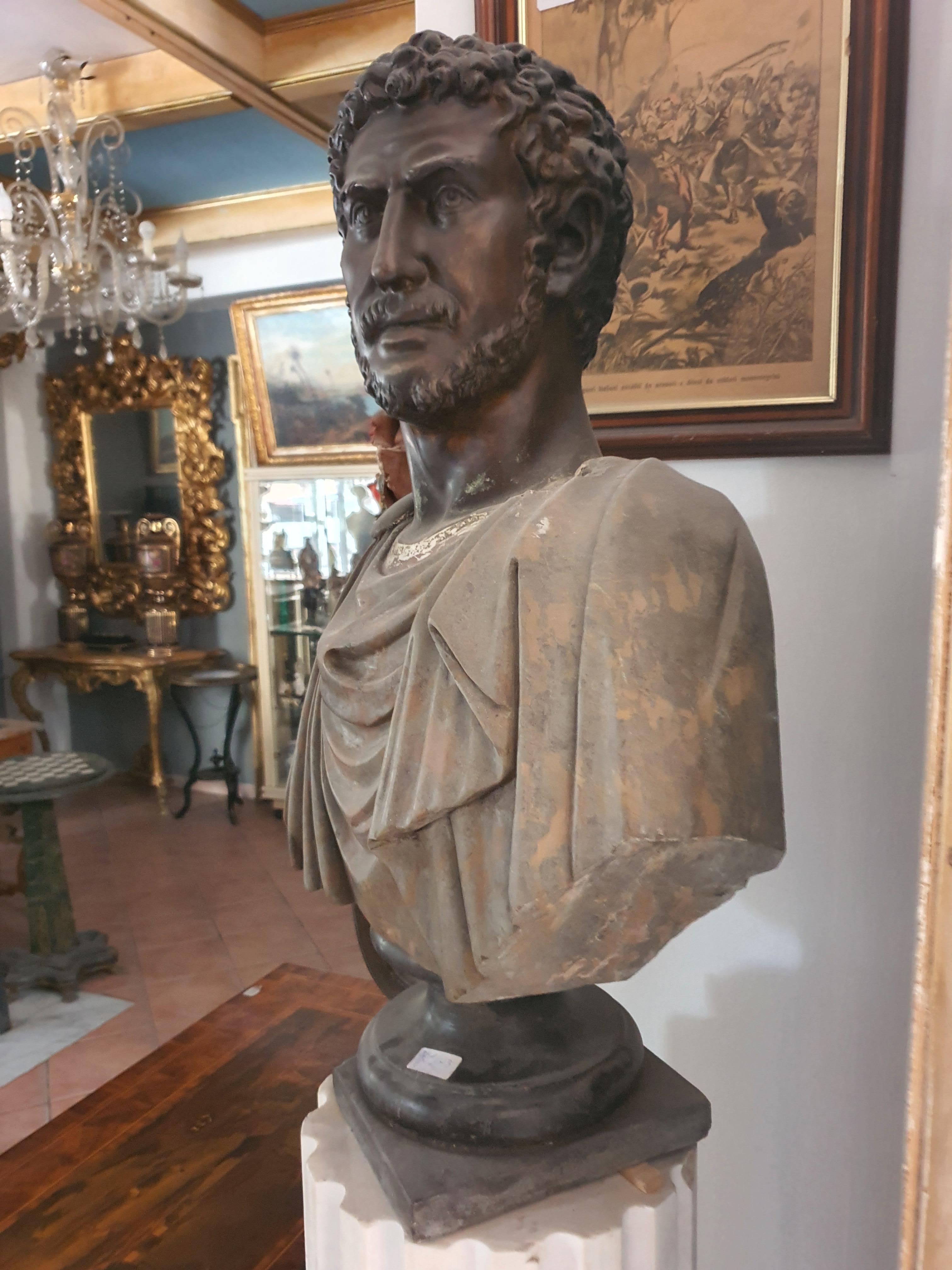 italien Buste du 19ème siècle en marbre et bronze finement sculpté et ciselé en vente