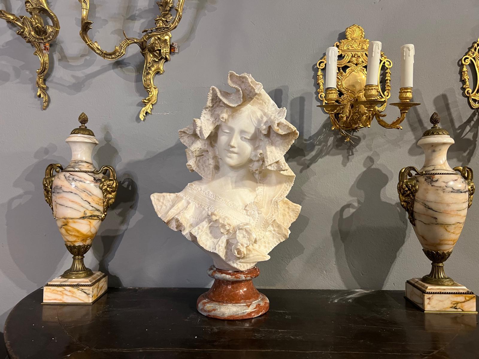 19th Century Bust of a Young Lady in White Marble by Flli Romanelli In Good Condition For Sale In NICE, FR