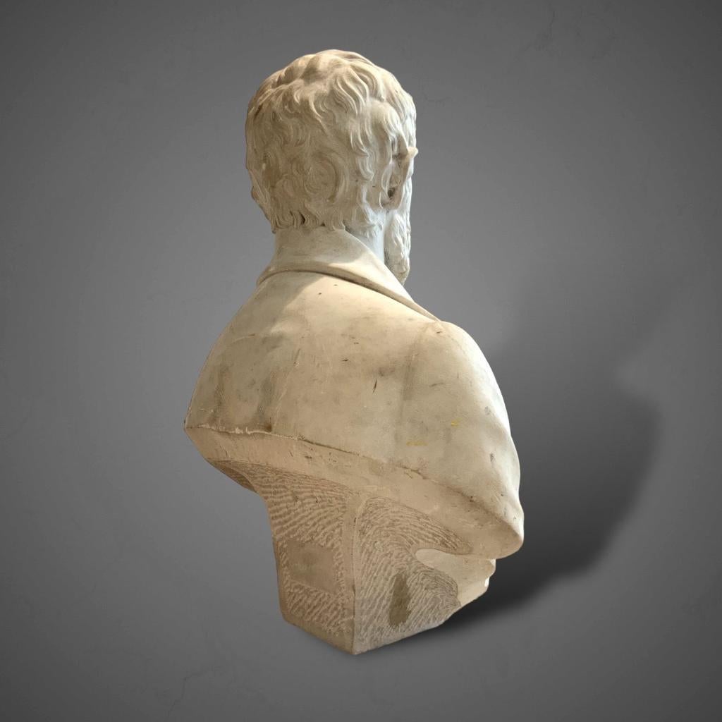19th Century Bust of an Aristocrat in Marble by Joseph Vallet (1841-1920)  In Good Condition For Sale In NICE, FR