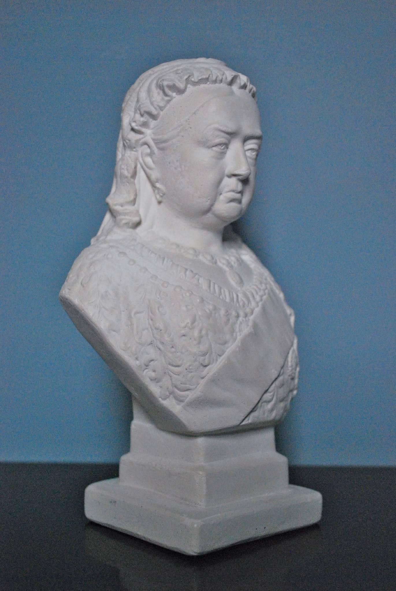 A well detailed Robinson and Leadbeater bust of Queen Victoria produced for the occasion of the Queen’s Golden Jubilee in 1887.
Dating: 1887.
