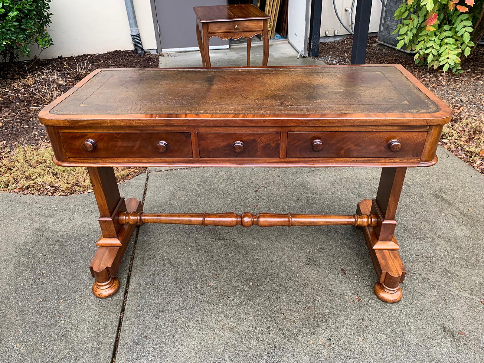19th Century William IV Library Table or Desk with Leather Top, circa 1840s For Sale 1