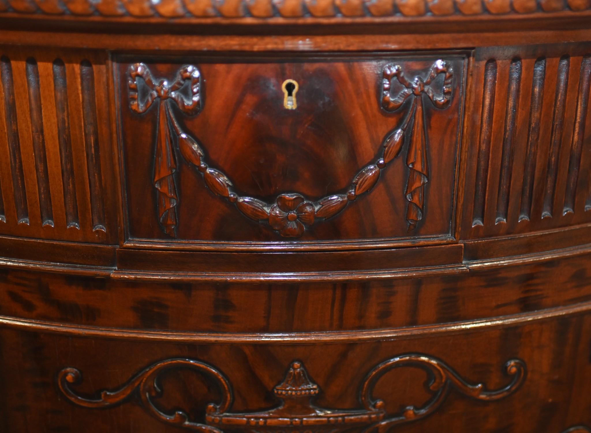 Mobile del XIX secolo Adams Revival Neo Classico Commode in vendita 2