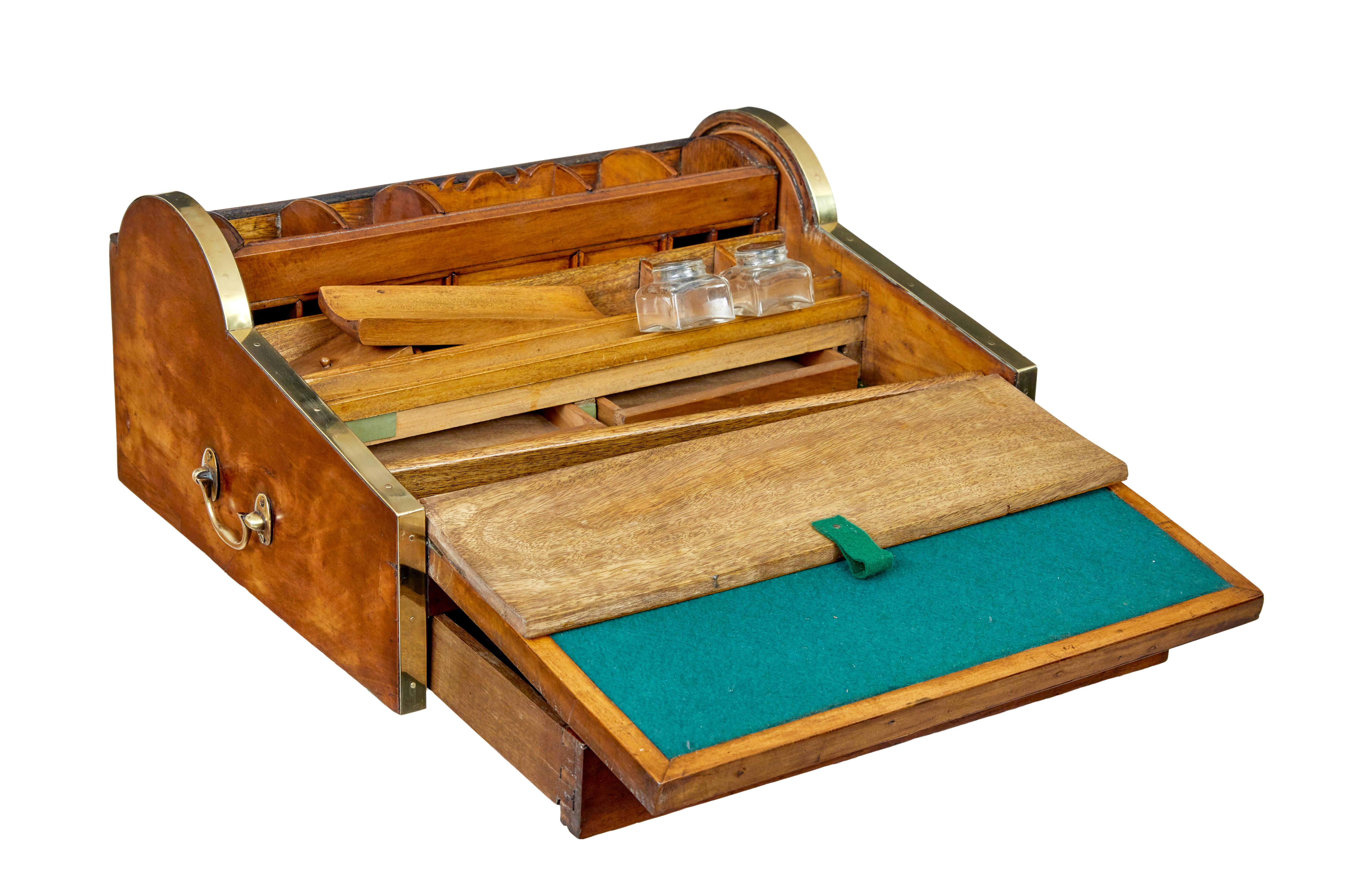 Metamorpher Camphor-Schreibstuhl aus dem 19. Jahrhundert (Indisch) im Angebot