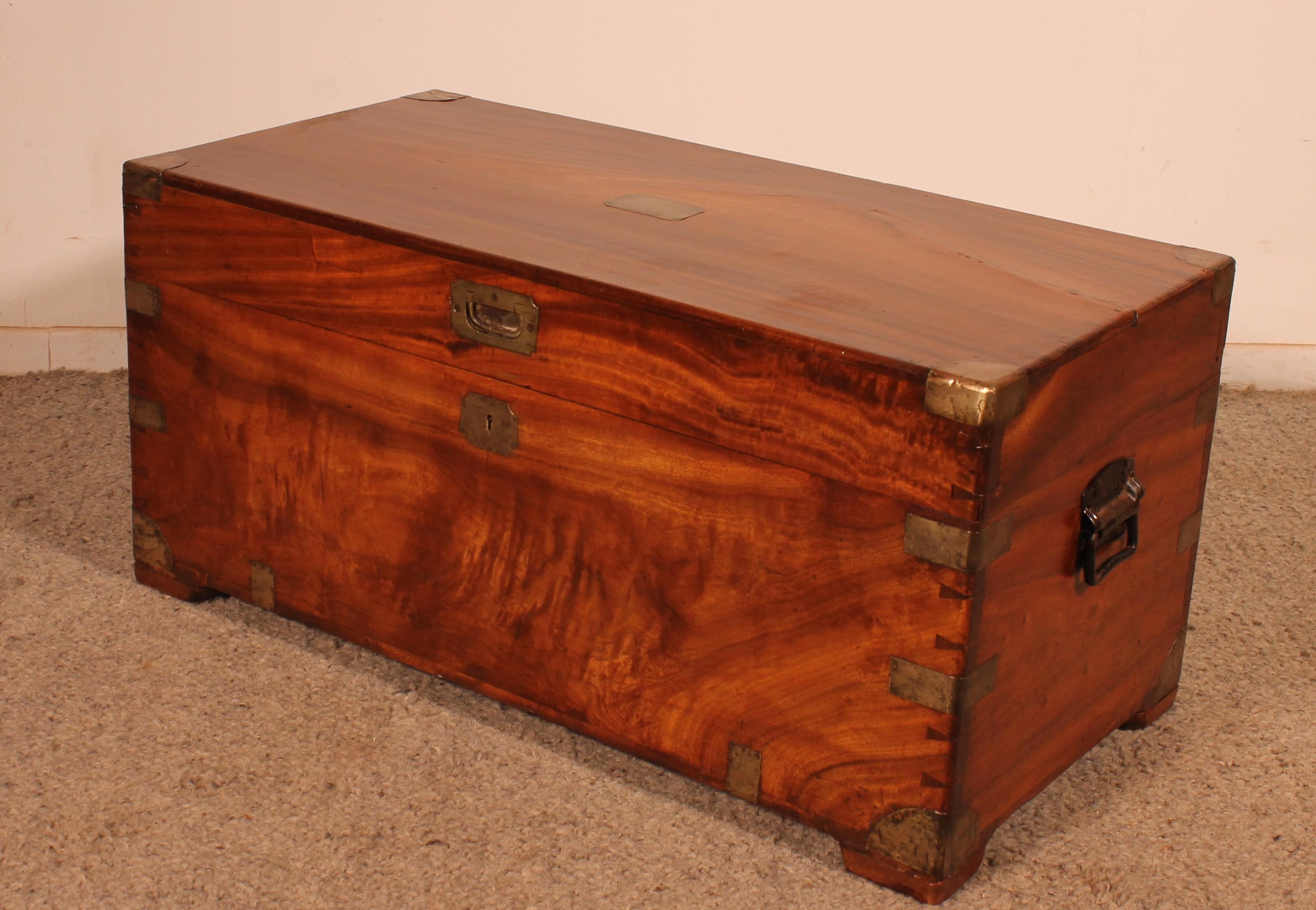 Arcón de Campaña o Marino de Madera de Alcanfor del Siglo XIX - Hong Kong en venta 7
