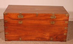 19. Jahrhundert Camphorwood Marine oder Campaigner Chest mit doppelten Schlössern und Tablett