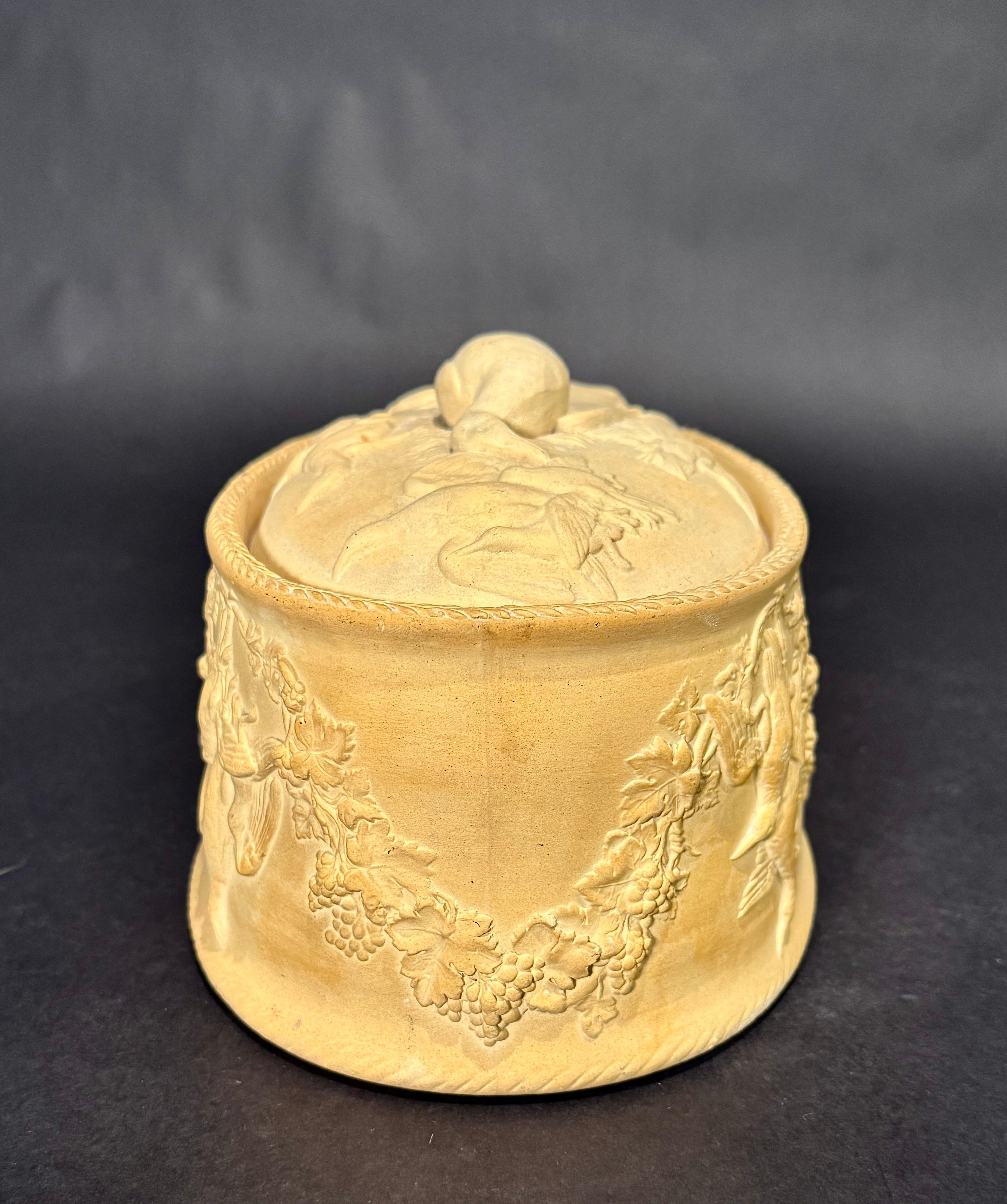 Milieu du XIXe siècle Plat à tarte à gibier en caneware du 19e siècle en vente