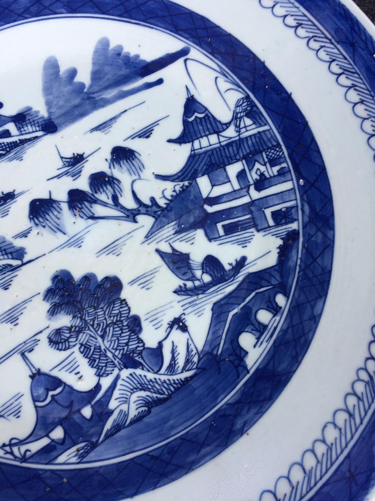 19th Century Canton Blue and White Porcelain Charger For Sale 1