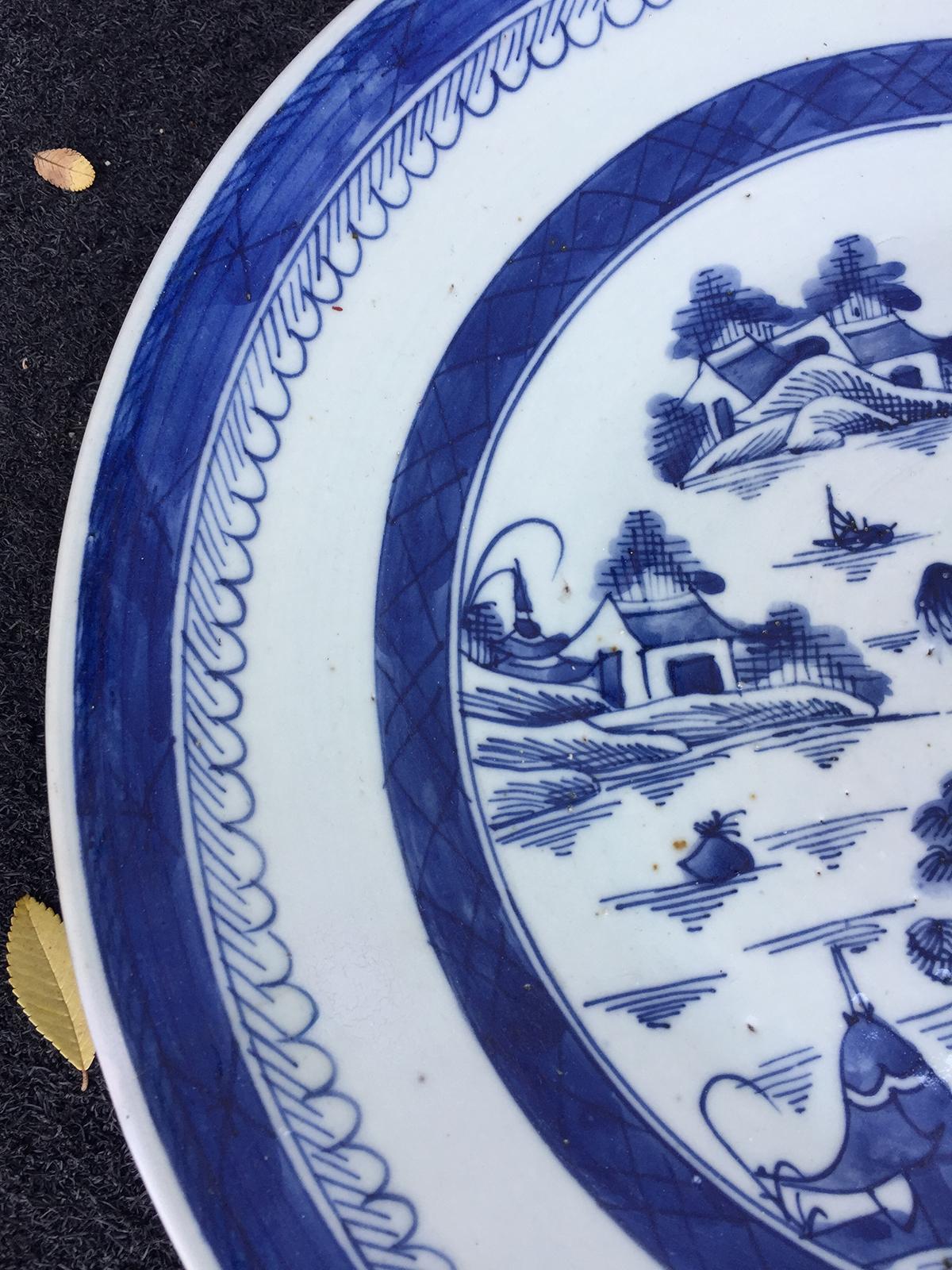 19th Century Canton Blue and White Porcelain Charger For Sale 2