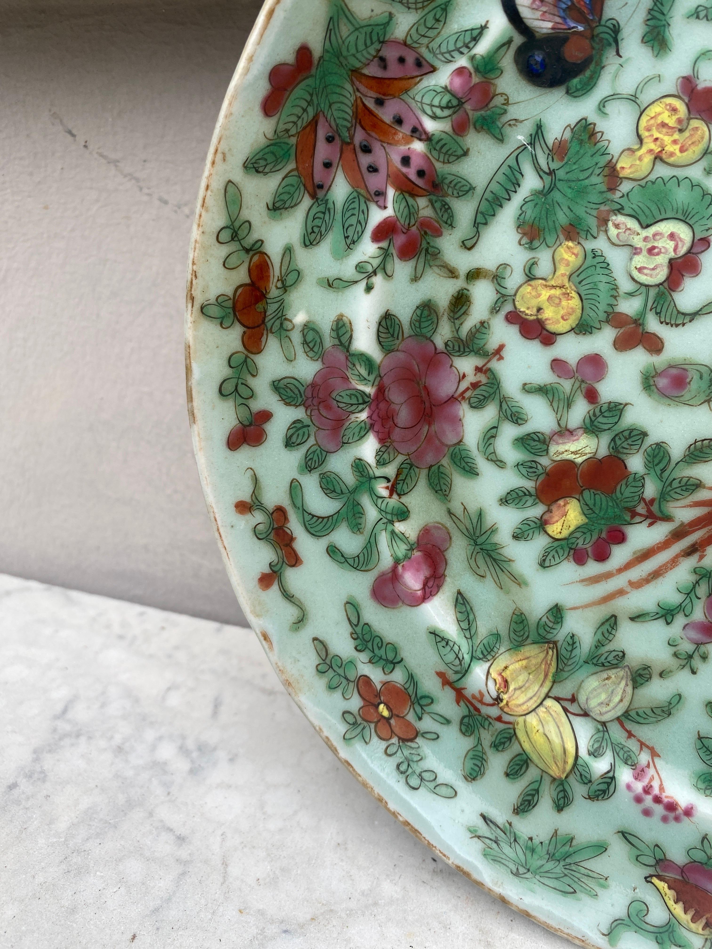 19th Century Canton Famille Rose Chinese Export Porcelain Celadon Platter For Sale 1