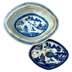 Bol couvert en porcelaine de Canton du 19e siècle avec scène de village