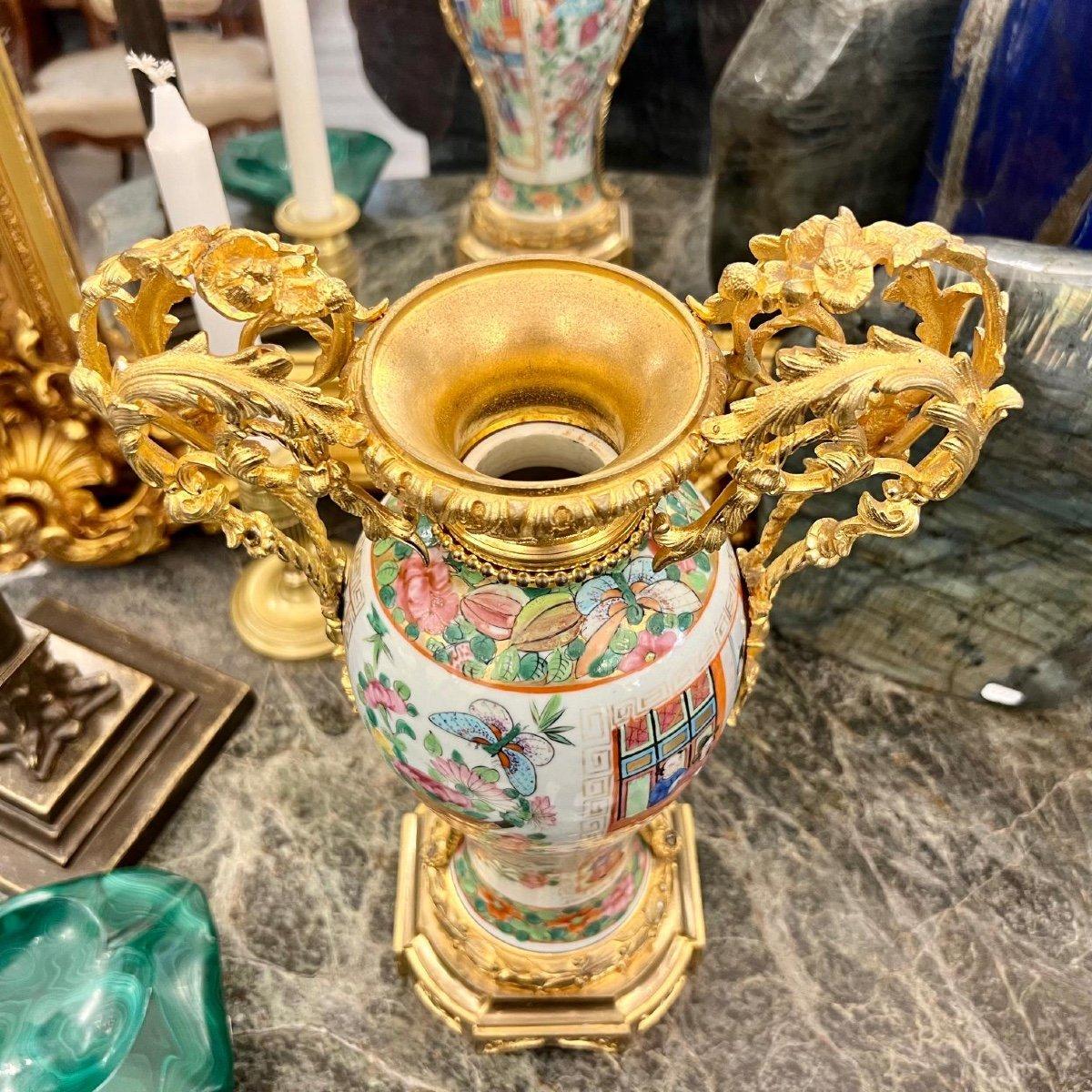 19th Century Canton Porcelain Vase Mounted on Gilt Bronze  In Good Condition For Sale In NICE, FR