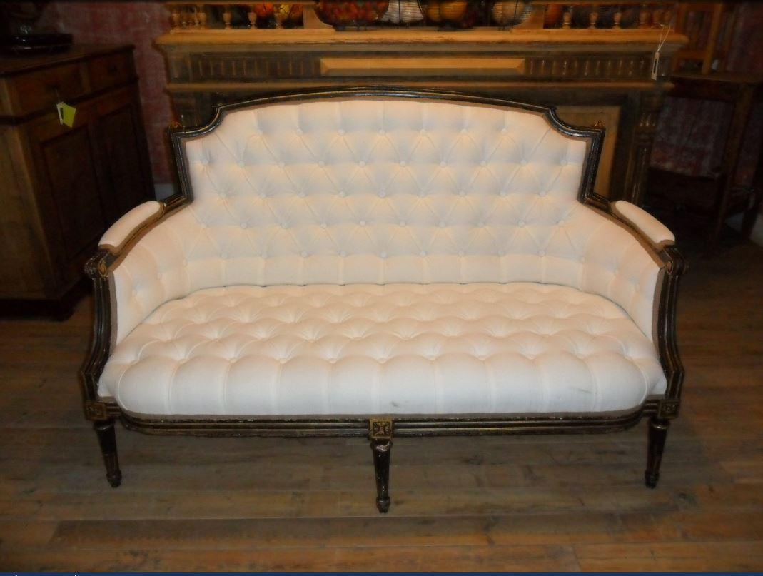 Empire 19th Century Capitonné French Sofa in Carved Wood For Sale