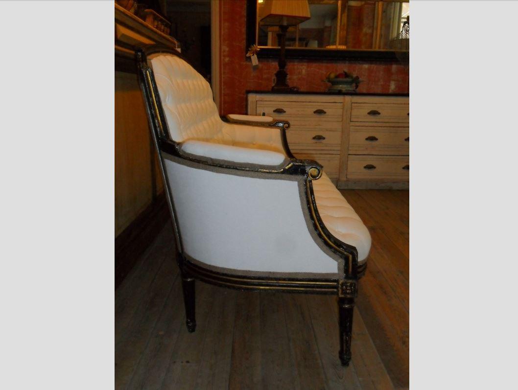 19th Century Capitonné French Sofa in Carved Wood In Good Condition For Sale In Florence, IT