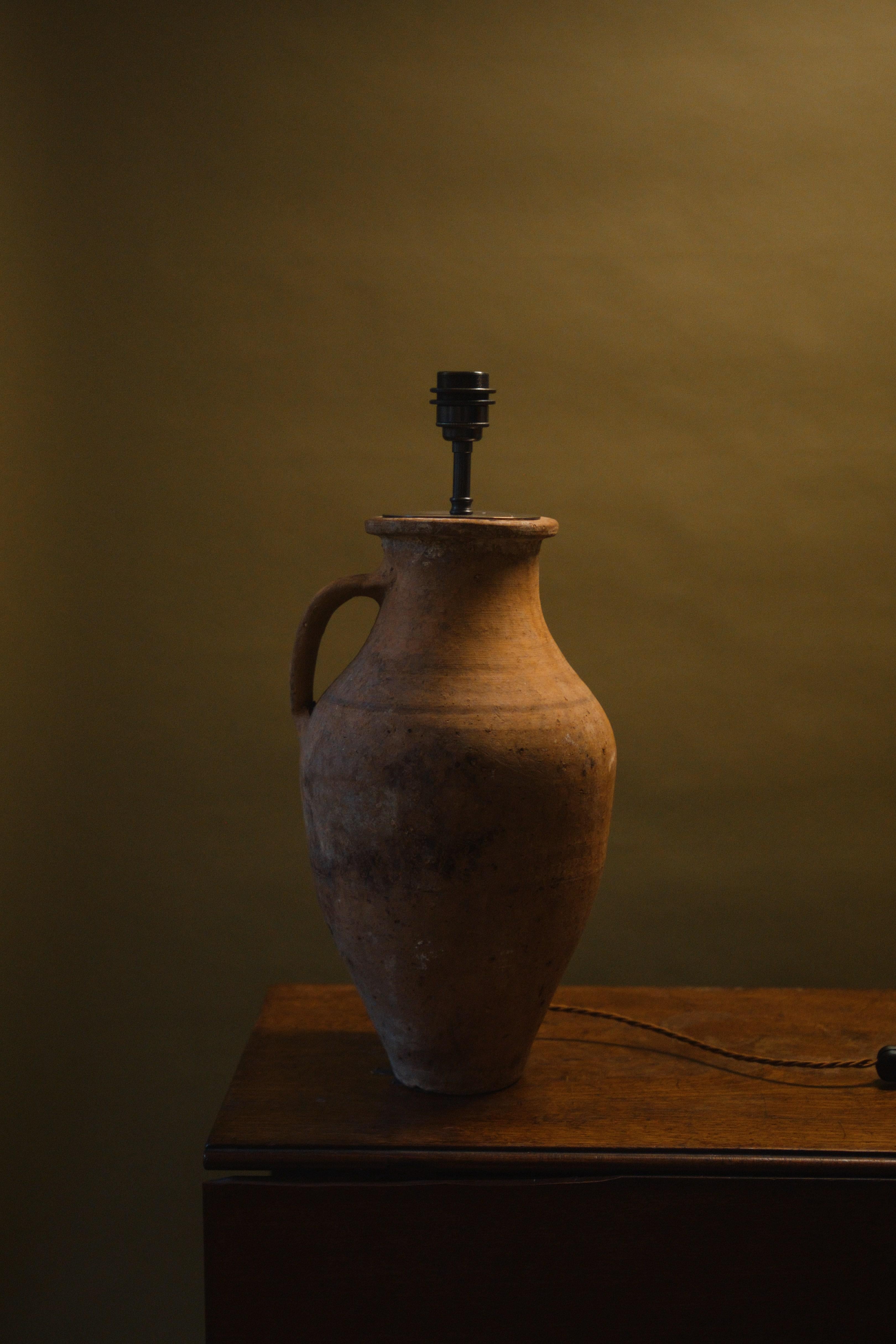 Rustique Lampe de table Amphora en céramique du 20e siècle - Lights vintage Handcraft en vente