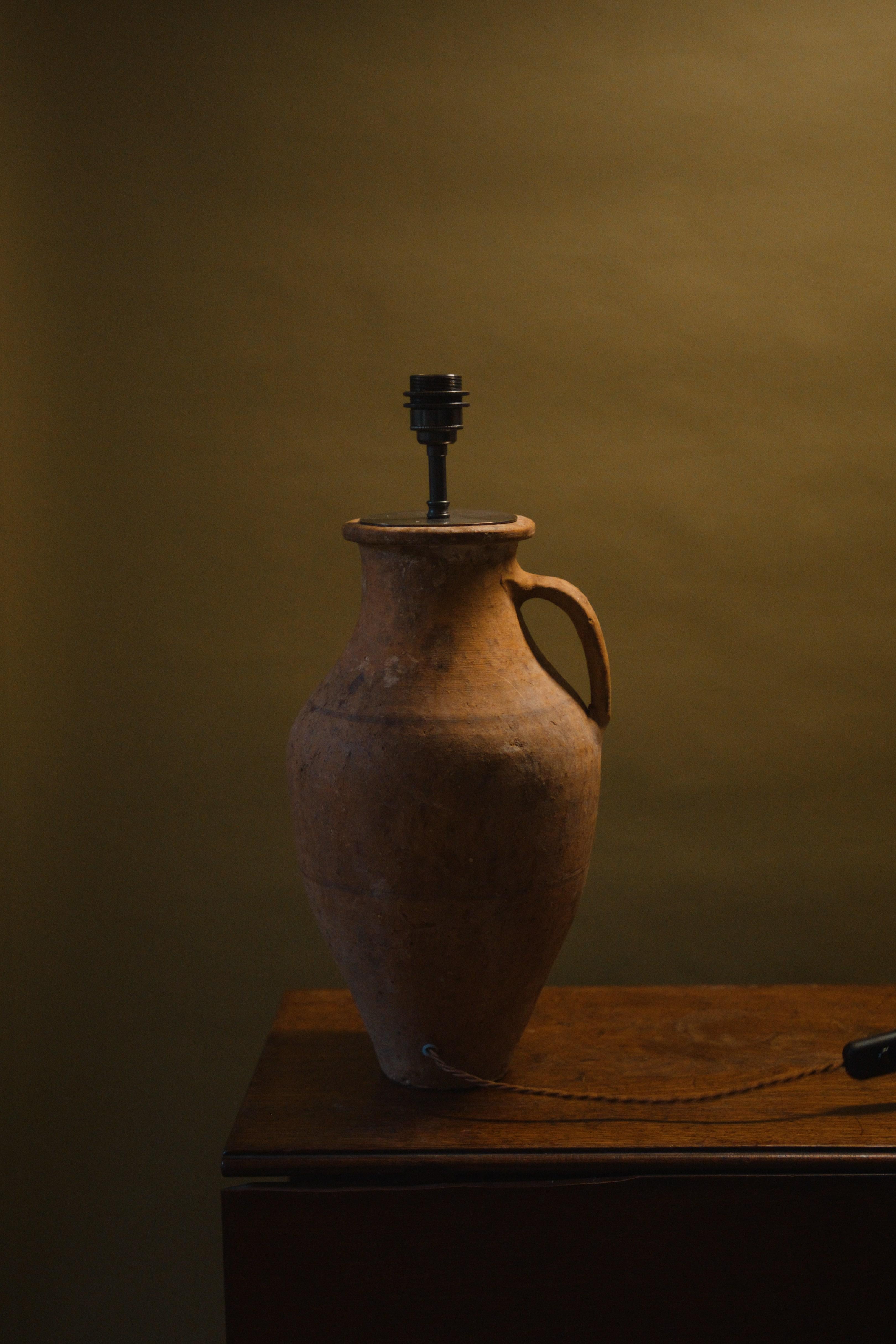 Turc Lampe de table Amphora en céramique du 20e siècle - Lights vintage Handcraft en vente