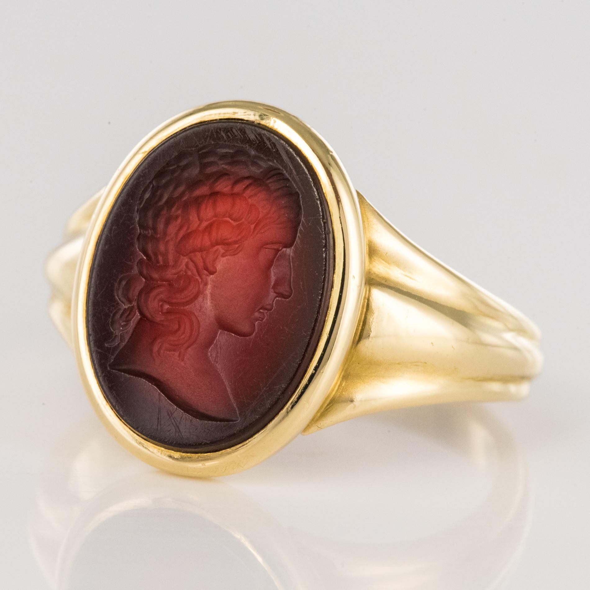 Karneol-Intaglio-Ring aus 18 Karat Gelbgold aus dem 19. Jahrhundert (Napoleon III.) im Angebot