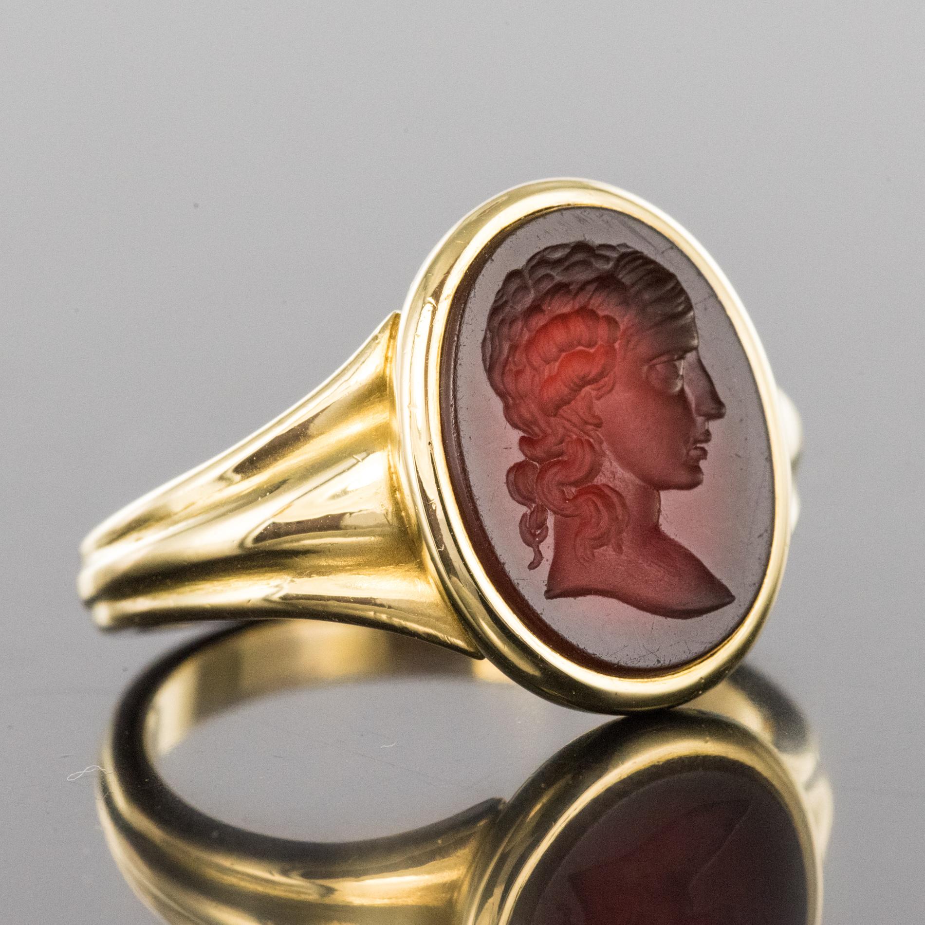Karneol-Intaglio-Ring aus 18 Karat Gelbgold aus dem 19. Jahrhundert im Zustand „Gut“ im Angebot in Poitiers, FR