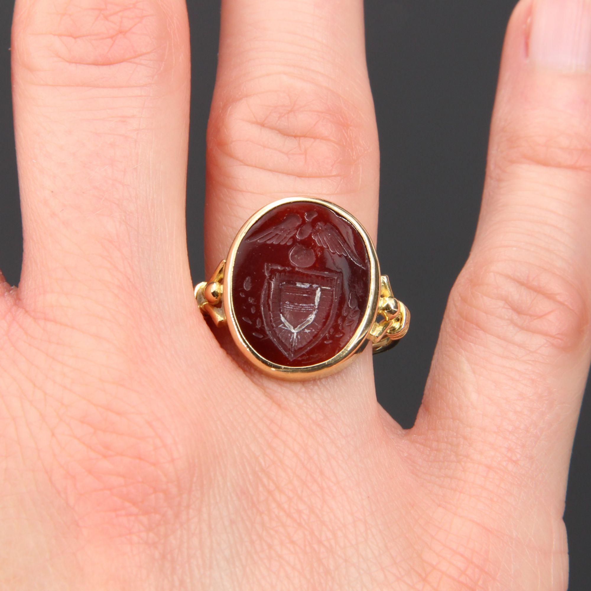 19th Century Carnelian Intaglio 18 Karat Yellow Gold Ring In Good Condition In Poitiers, FR