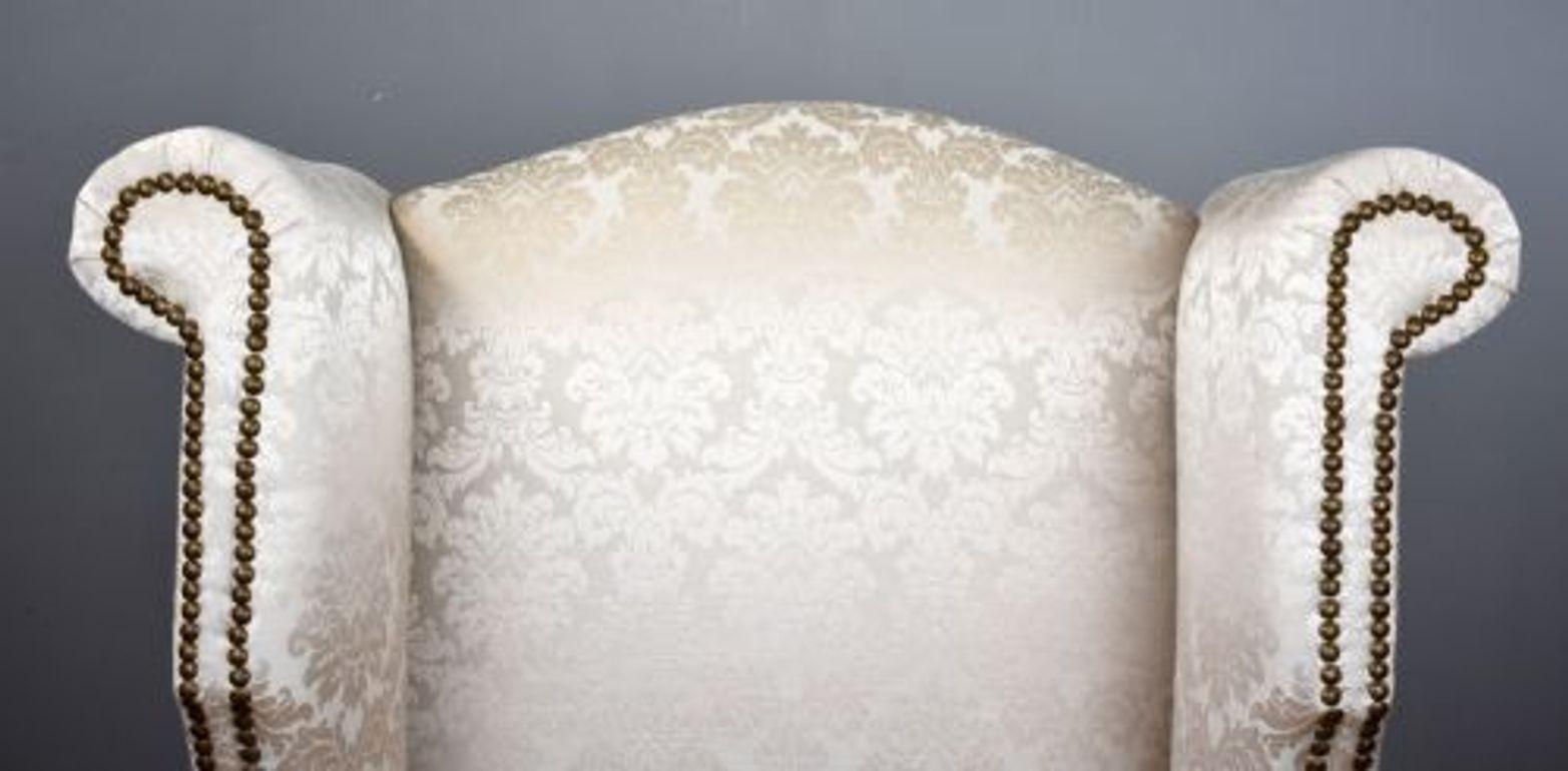 Sillón con respaldo de ala estilo caroleano del siglo XIX en venta 2