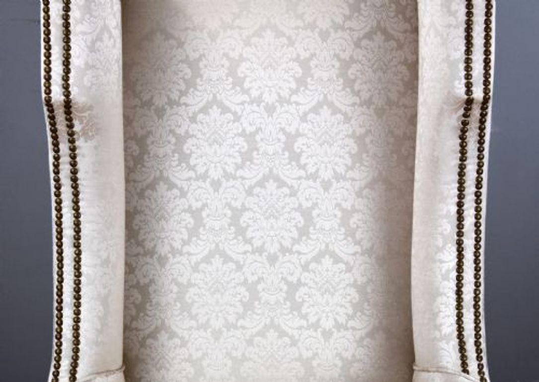 Sillón con respaldo de ala estilo caroleano del siglo XIX en venta 3